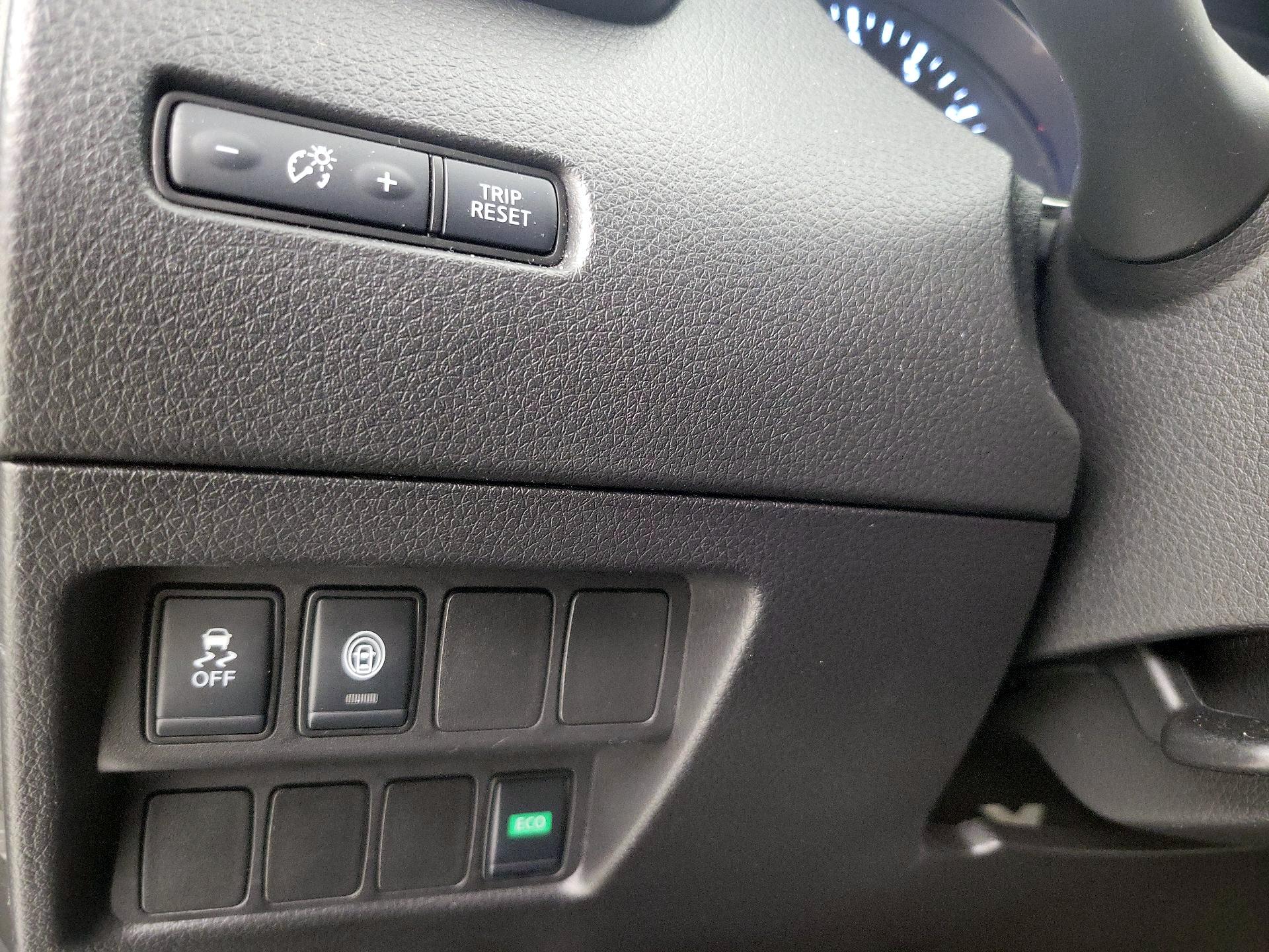 Thumbnail: 2019 Nissan Rogue Sport - 13