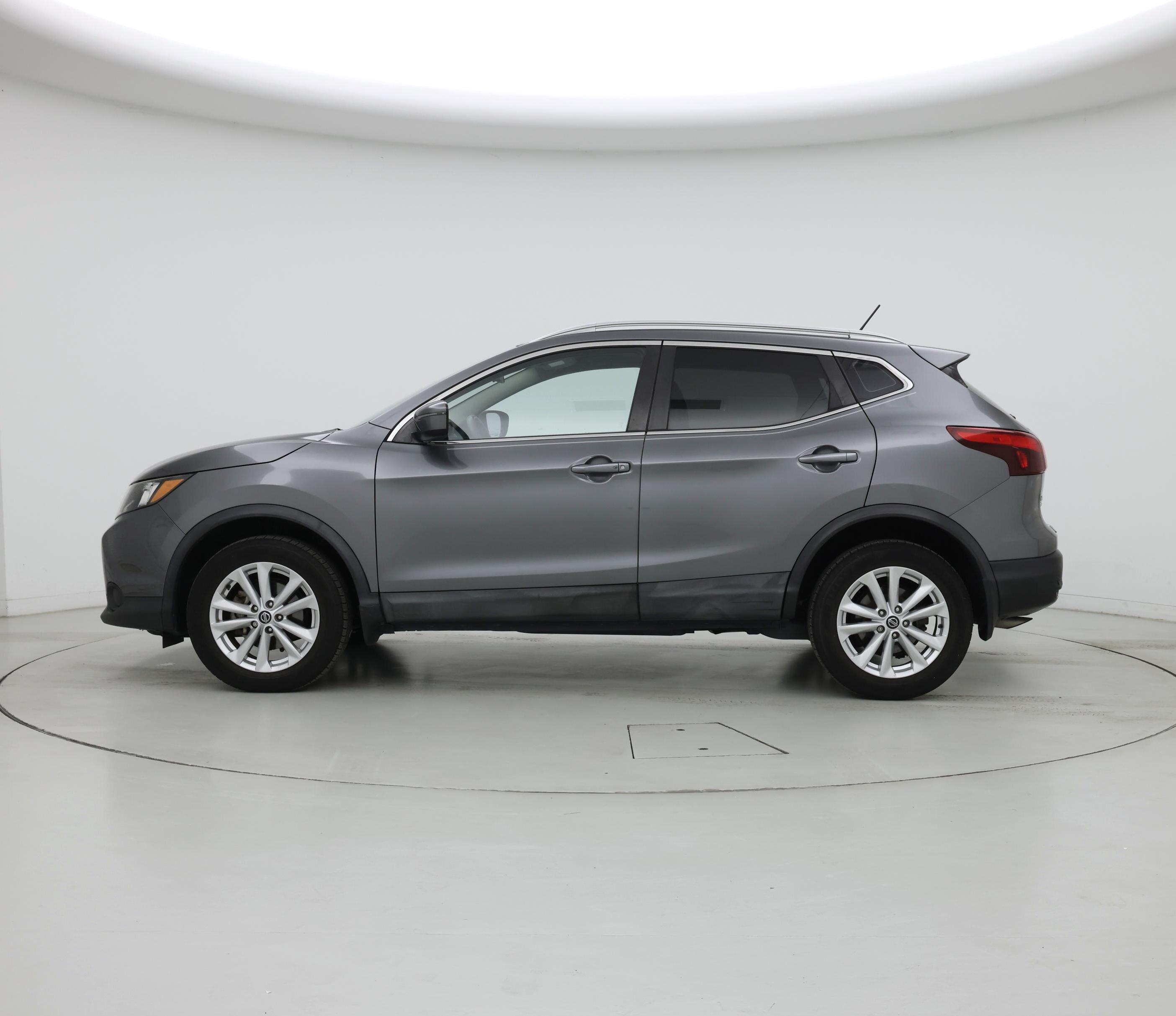 Thumbnail: 2019 Nissan Rogue Sport - 3