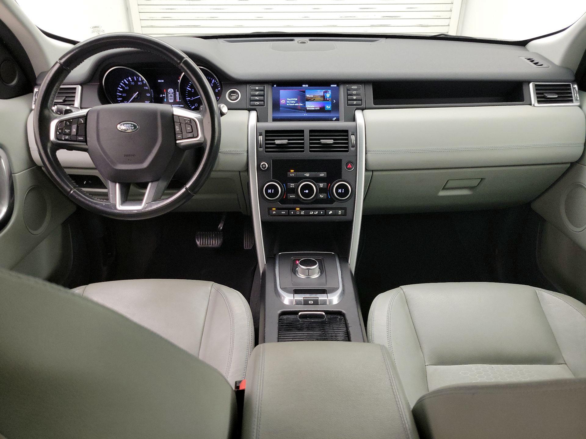 Thumbnail: 2016 Land Rover Discovery Sport - 9