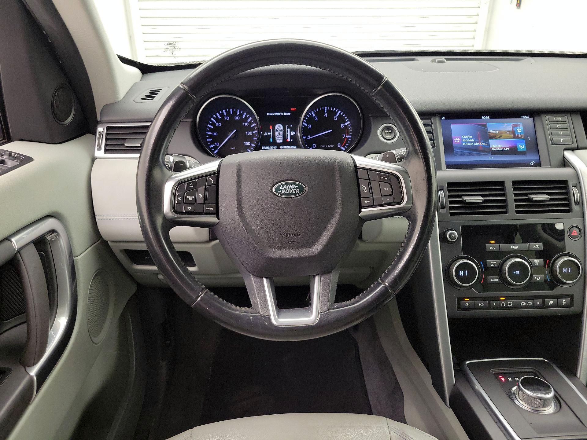 Thumbnail: 2016 Land Rover Discovery Sport - 10