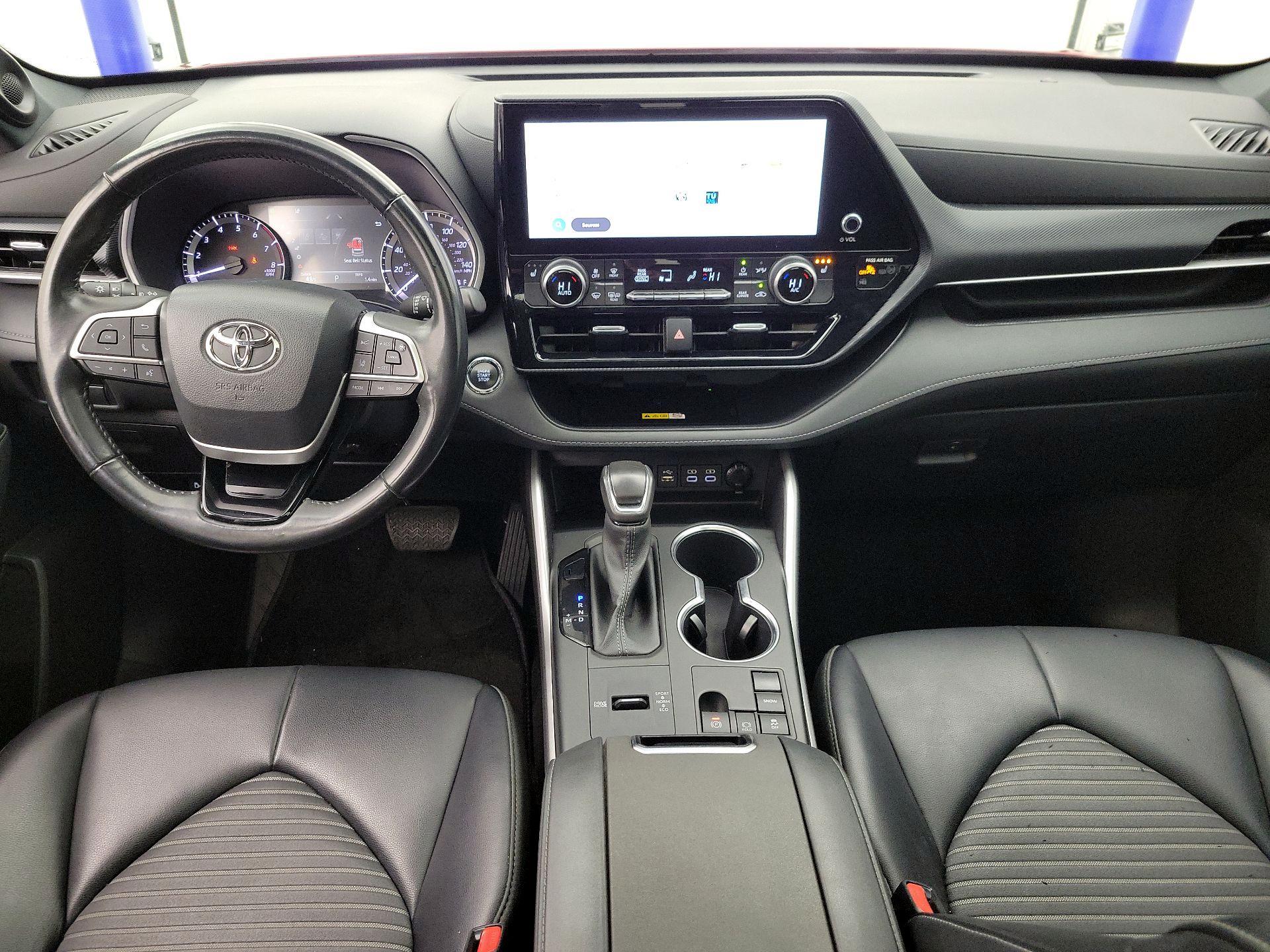 Thumbnail: 2023 Toyota Highlander - 9