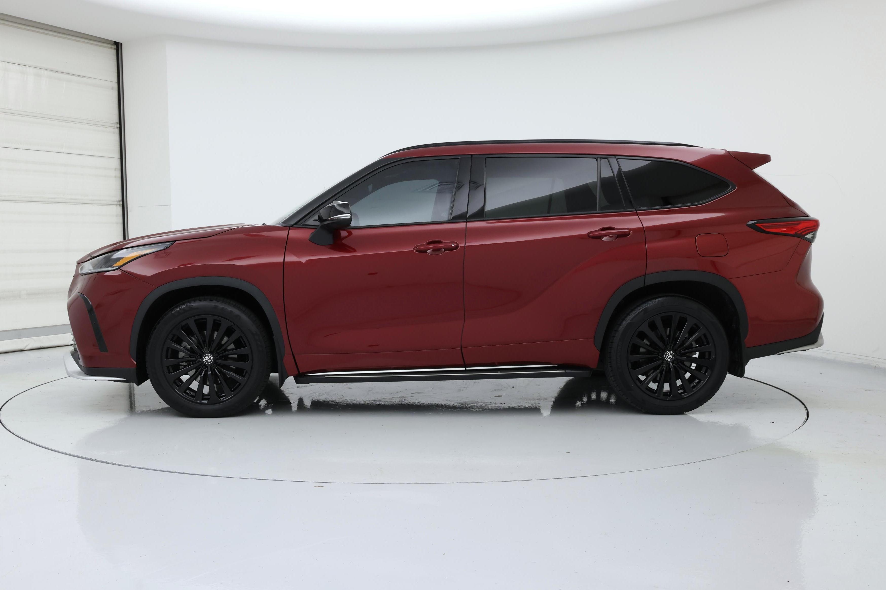 Thumbnail: 2023 Toyota Highlander - 3