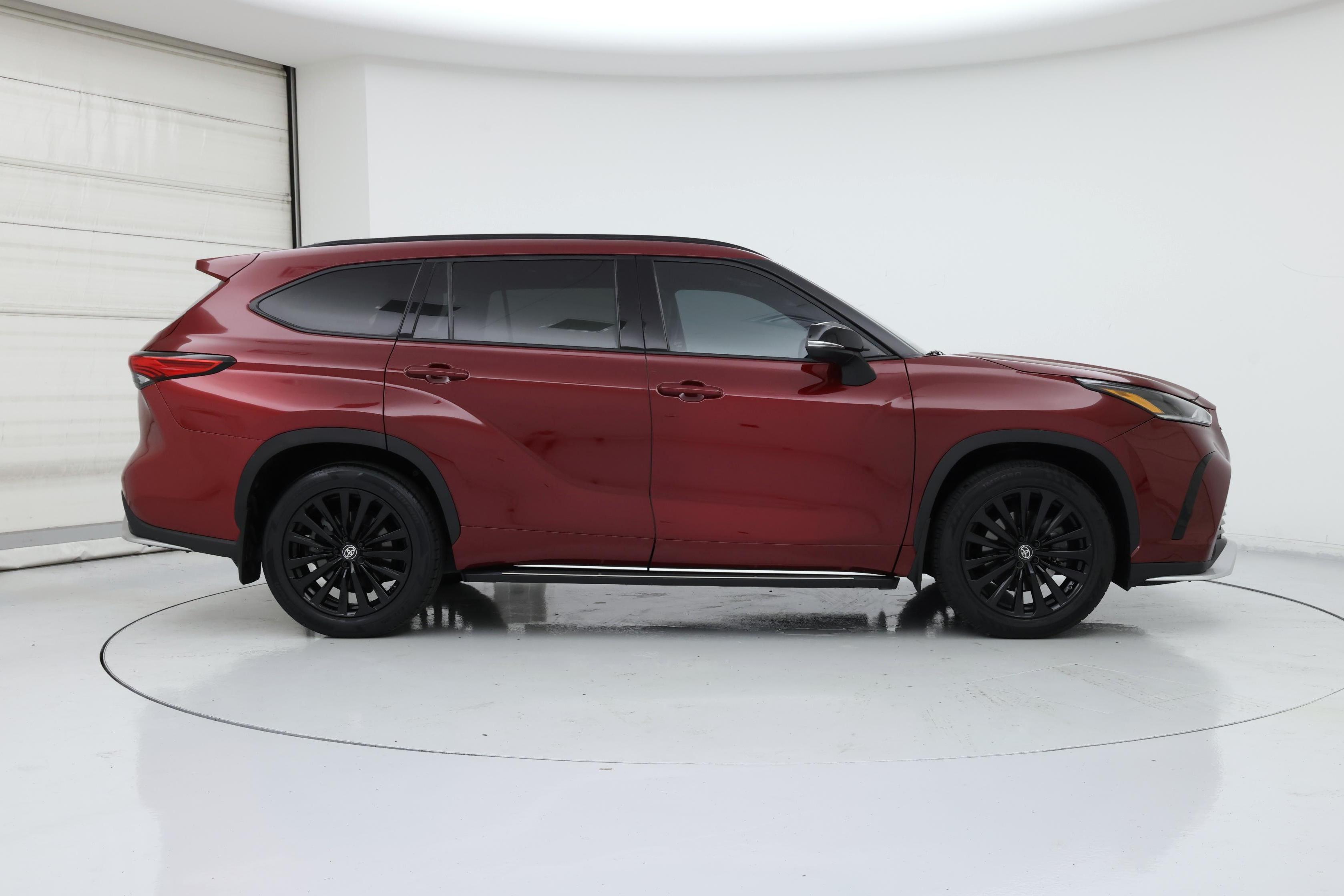 Thumbnail: 2023 Toyota Highlander - 7