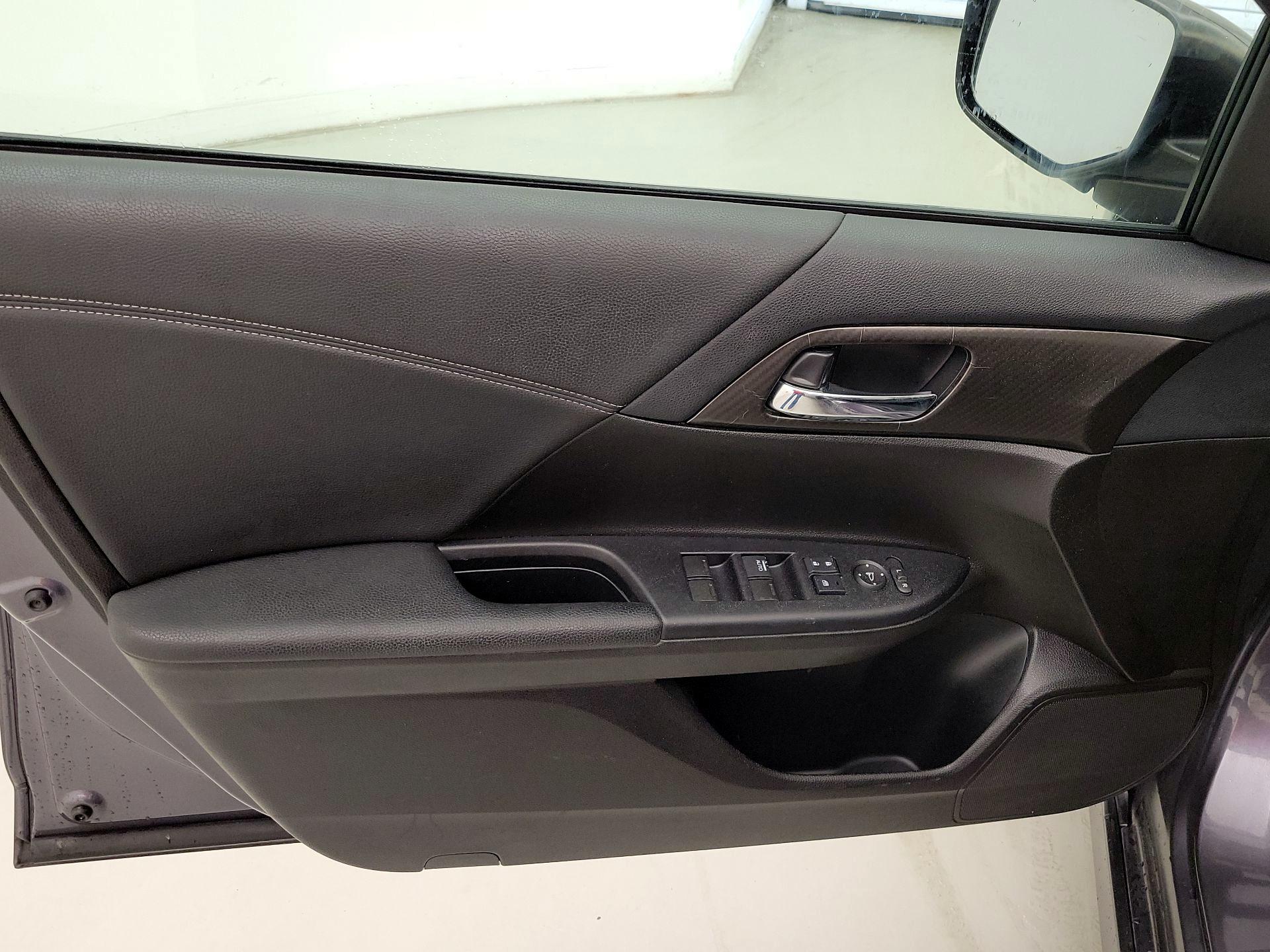 Thumbnail: 2017 Honda Accord - 12