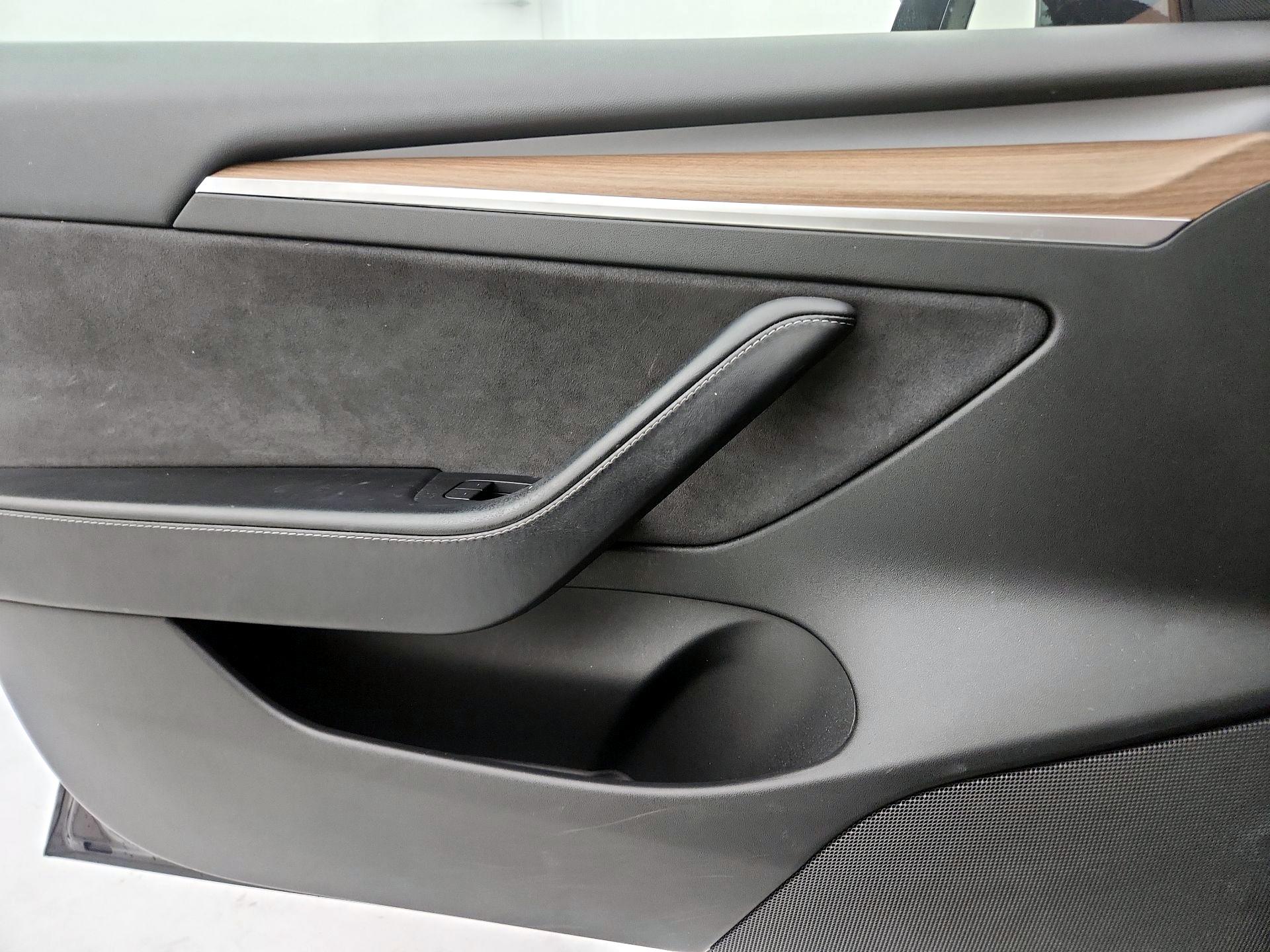 Thumbnail: 2021 Tesla Model 3 - 12