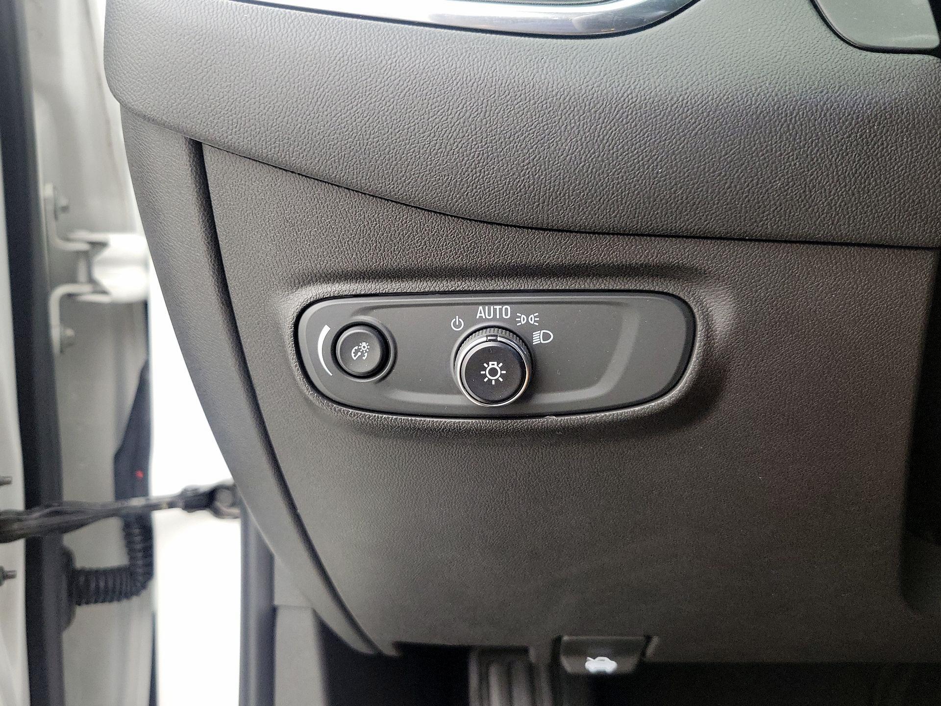 Thumbnail: 2020 Chevrolet Equinox - 13