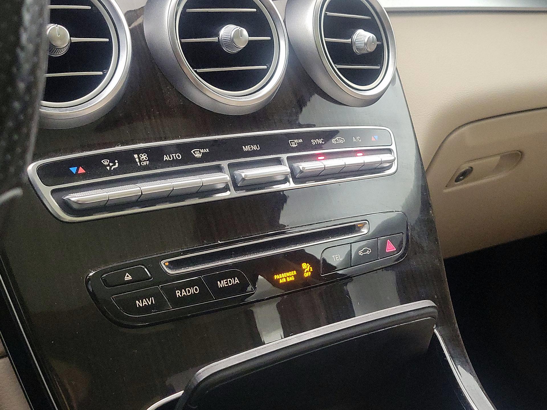Thumbnail: 2016 Mercedes-Benz GLC - 17