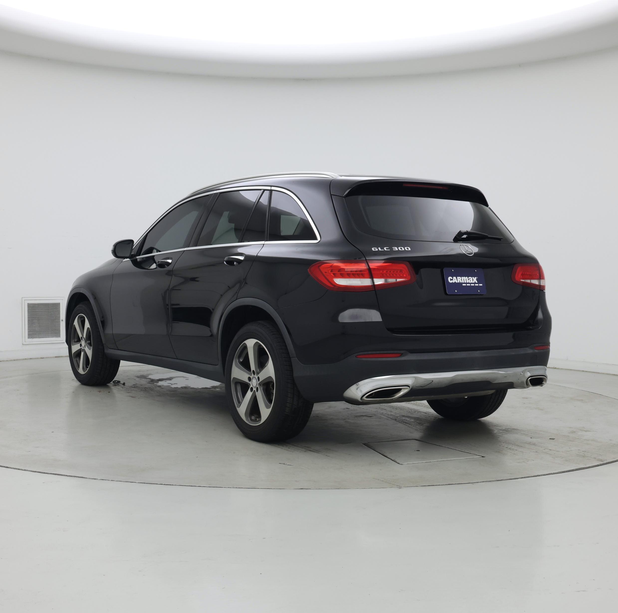 Thumbnail: 2016 Mercedes-Benz GLC - 2