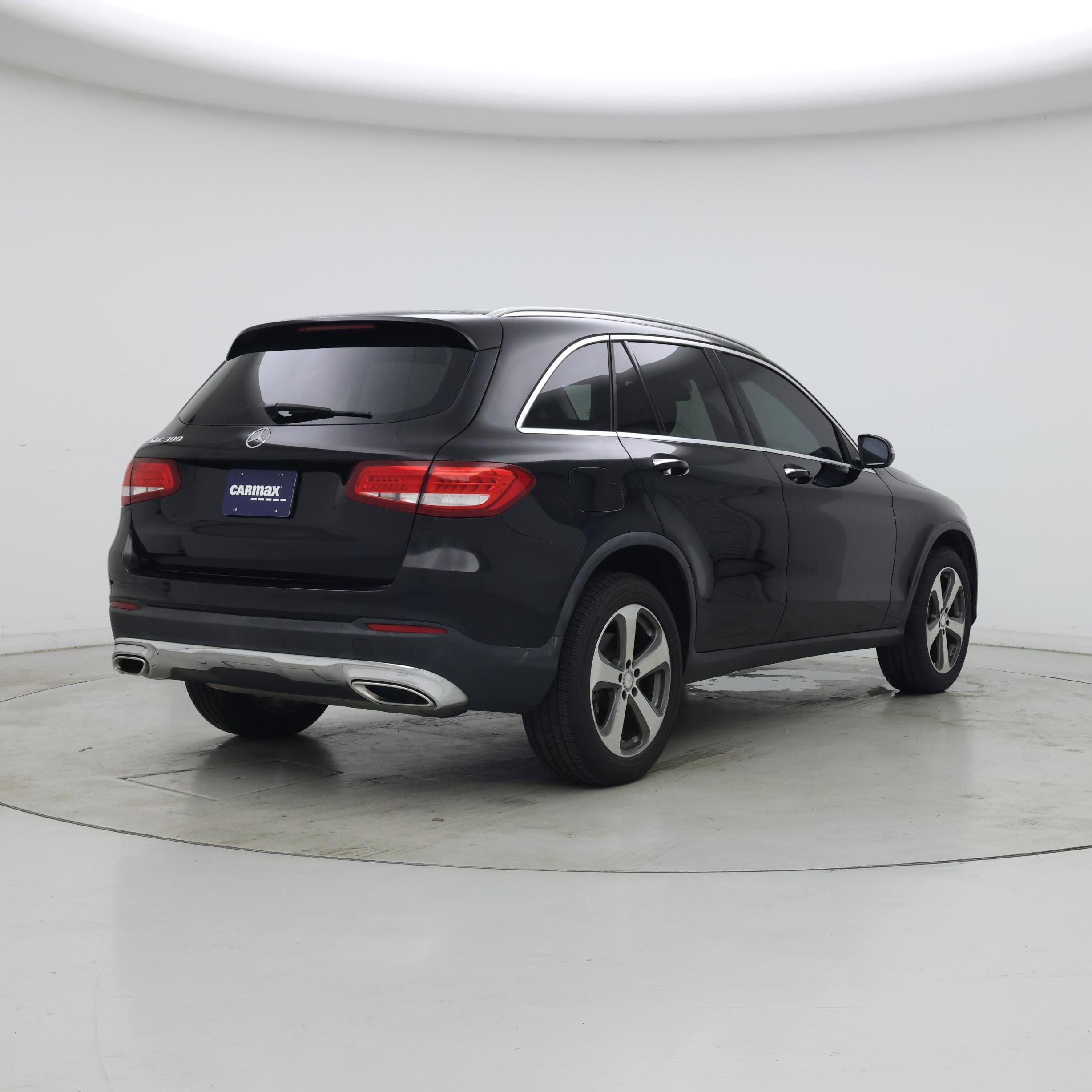 Thumbnail: 2016 Mercedes-Benz GLC - 8