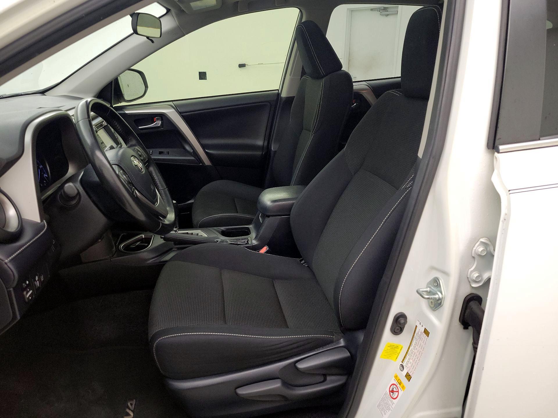 Thumbnail: 2018 Toyota RAV4 - 11