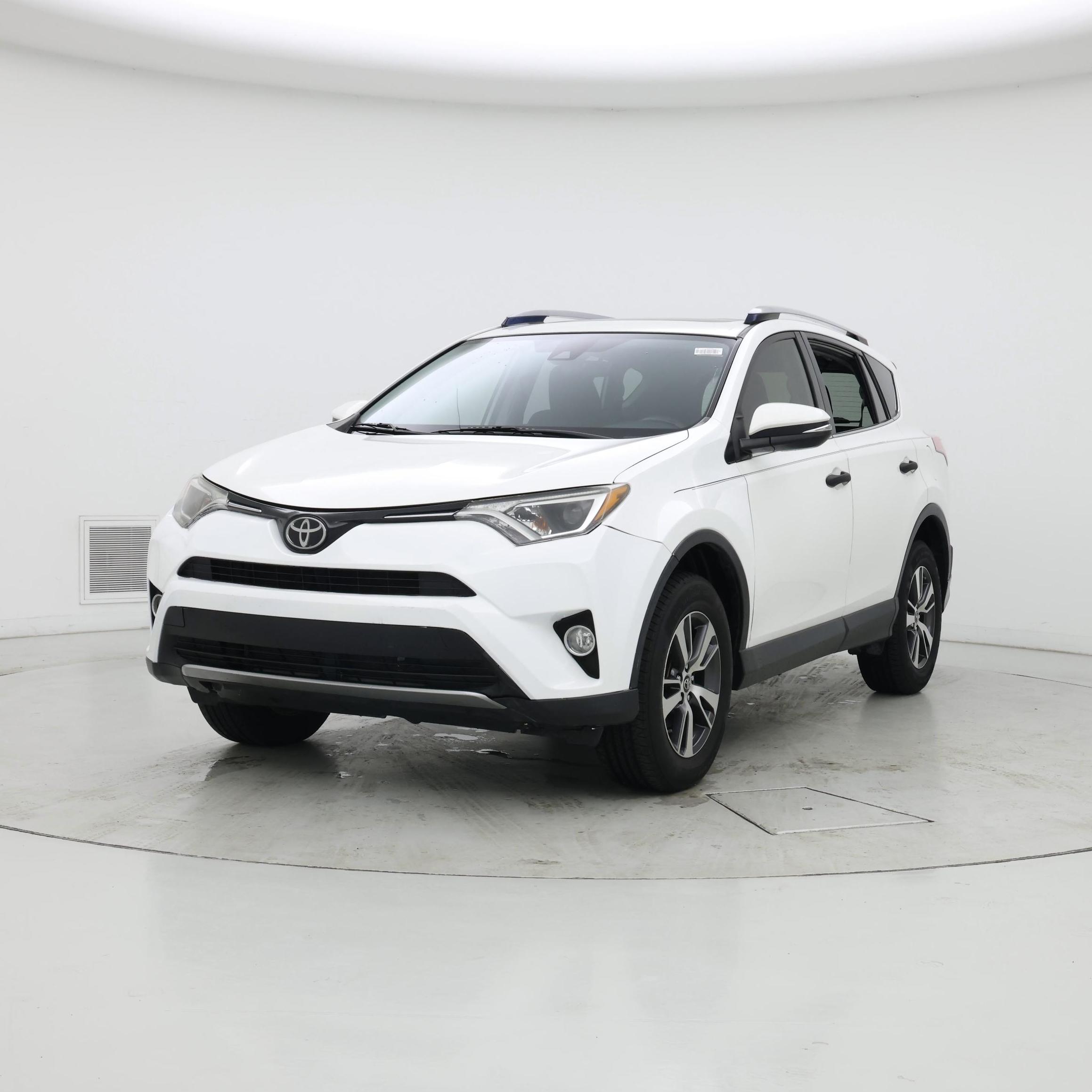 Thumbnail: 2018 Toyota RAV4 - 4