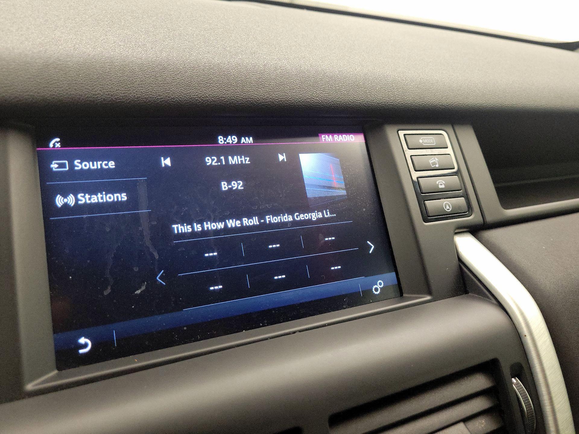 Thumbnail: 2018 Land Rover Discovery Sport - 15