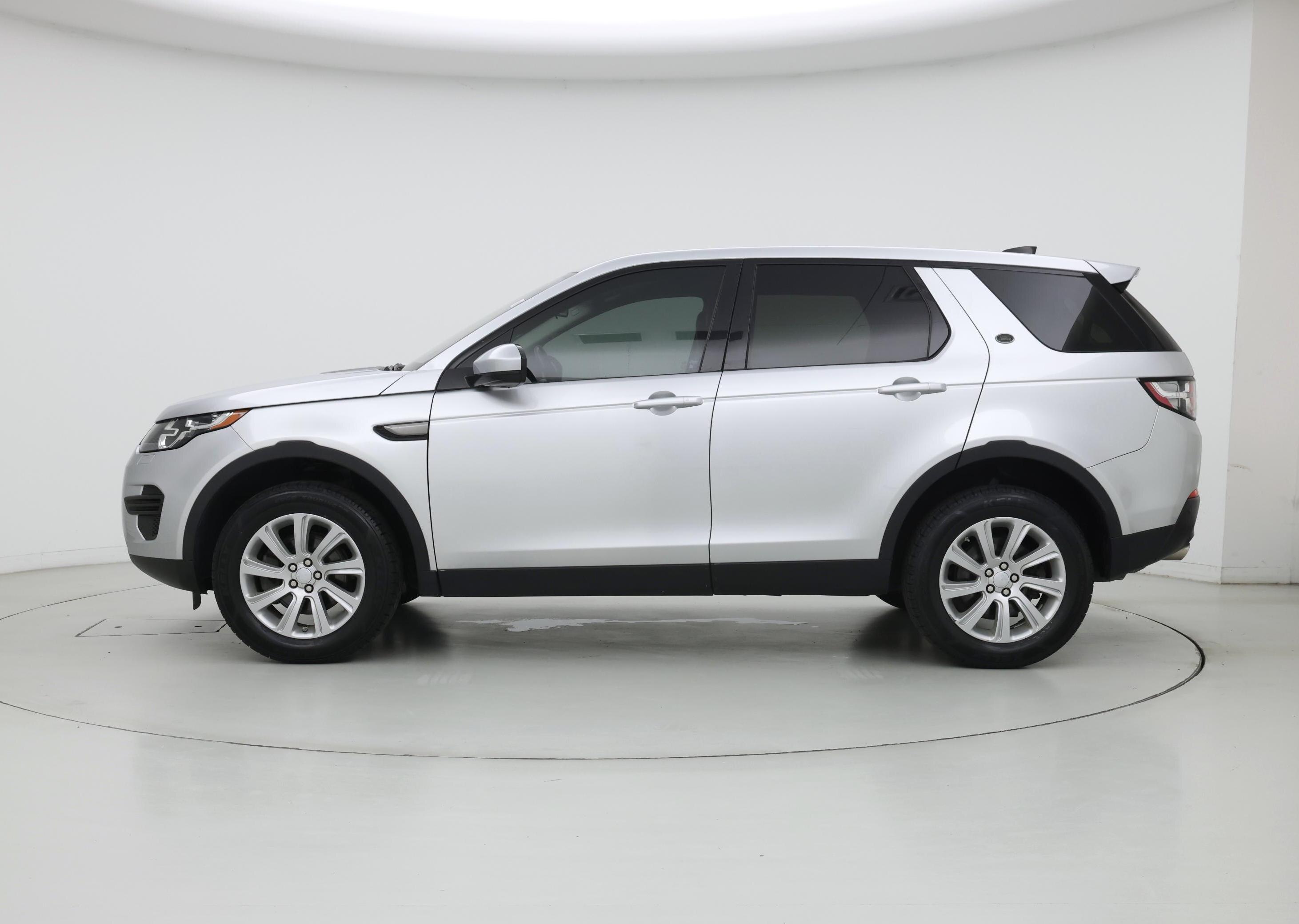 Thumbnail: 2018 Land Rover Discovery Sport - 3