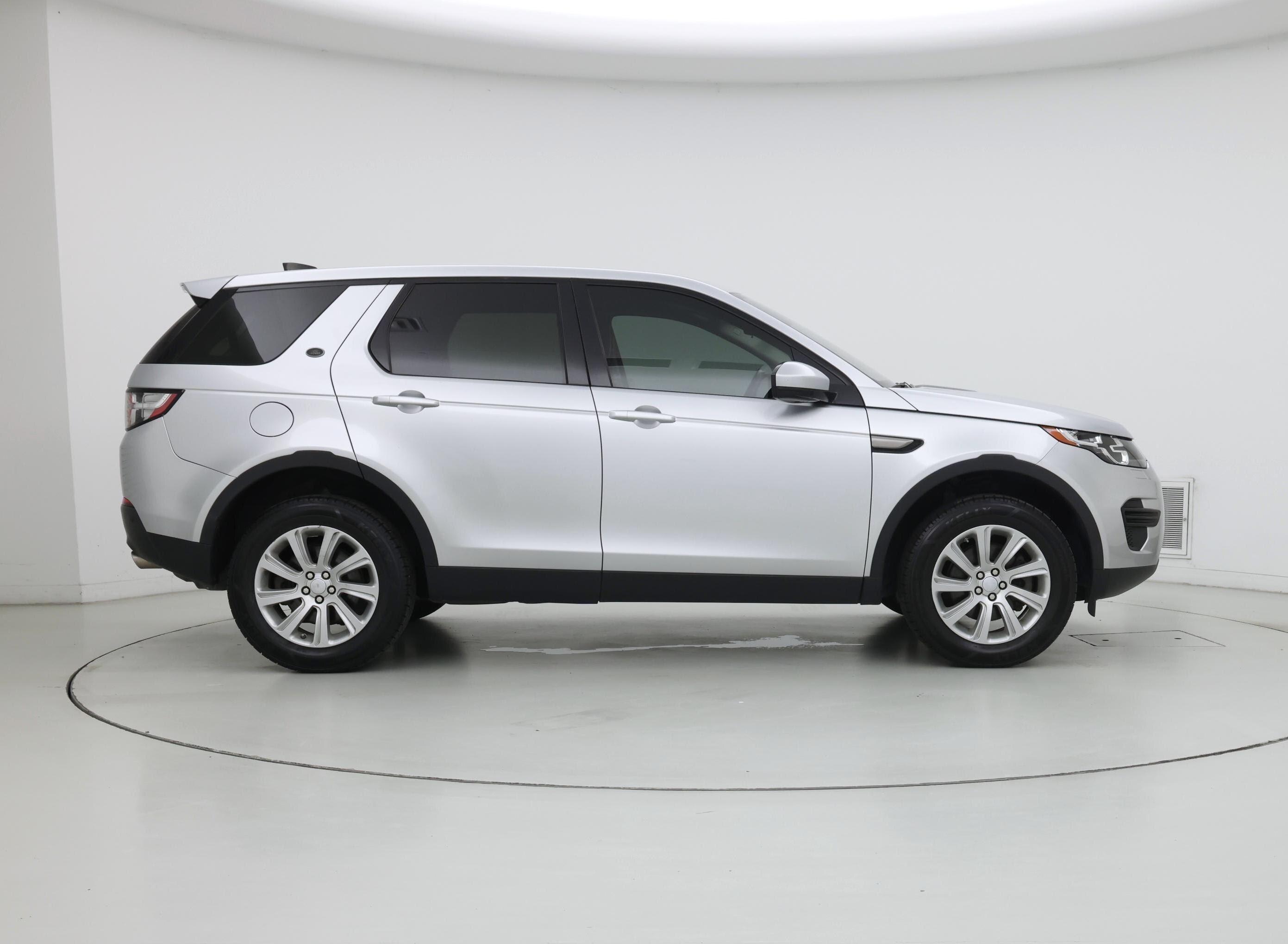 Thumbnail: 2018 Land Rover Discovery Sport - 7