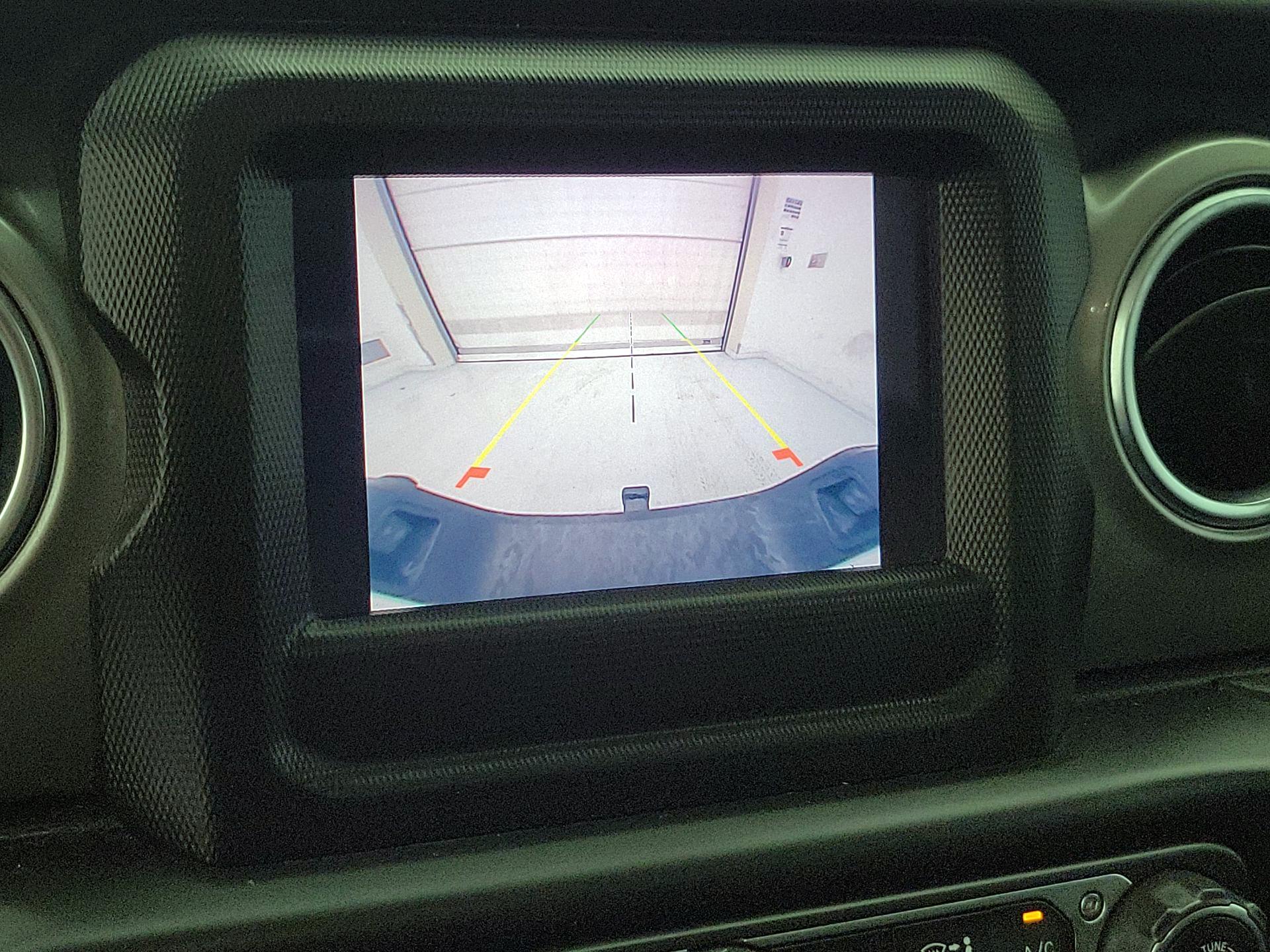 Thumbnail: 2021 Jeep Gladiator - 14