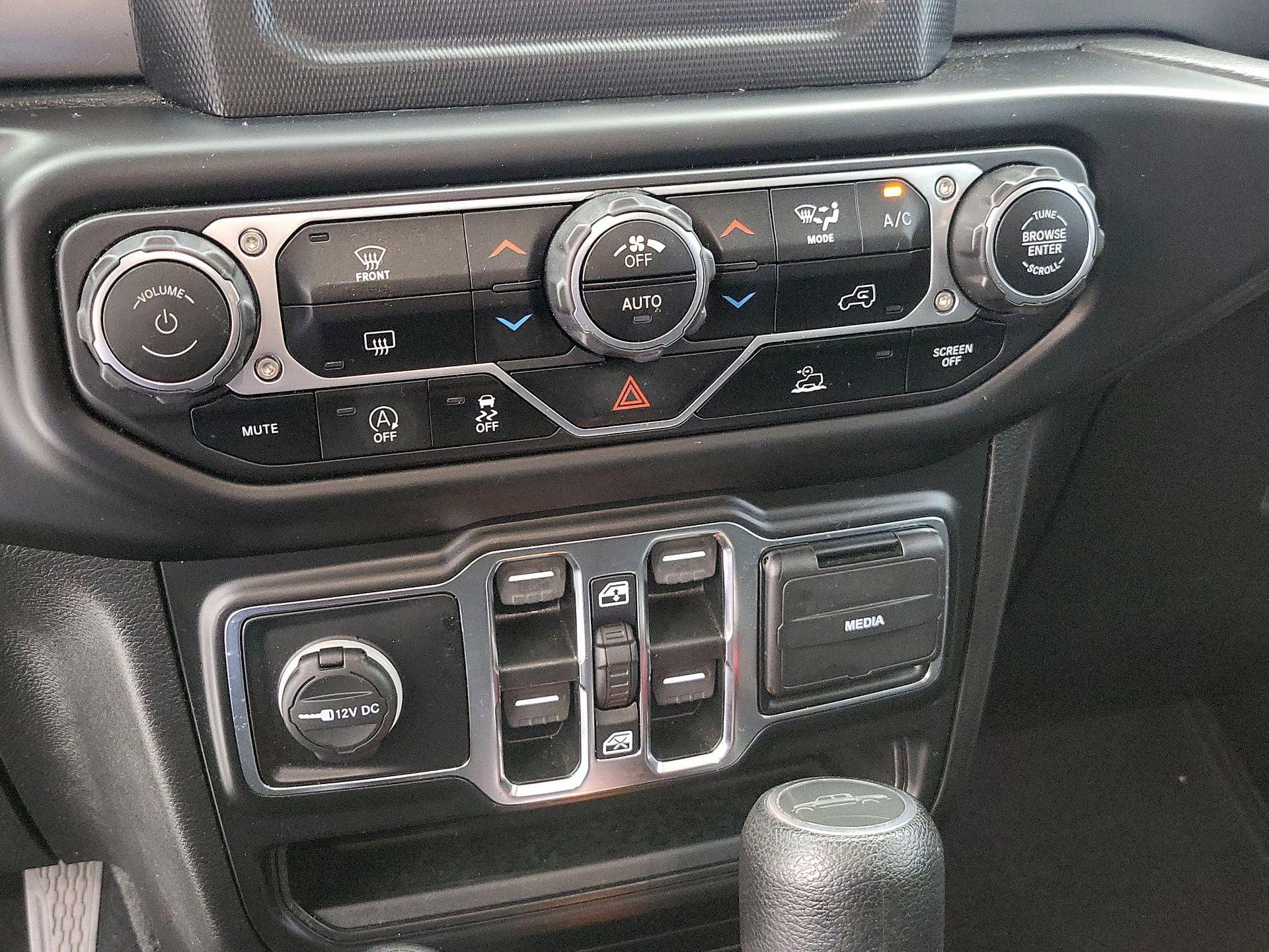 Thumbnail: 2021 Jeep Gladiator - 16