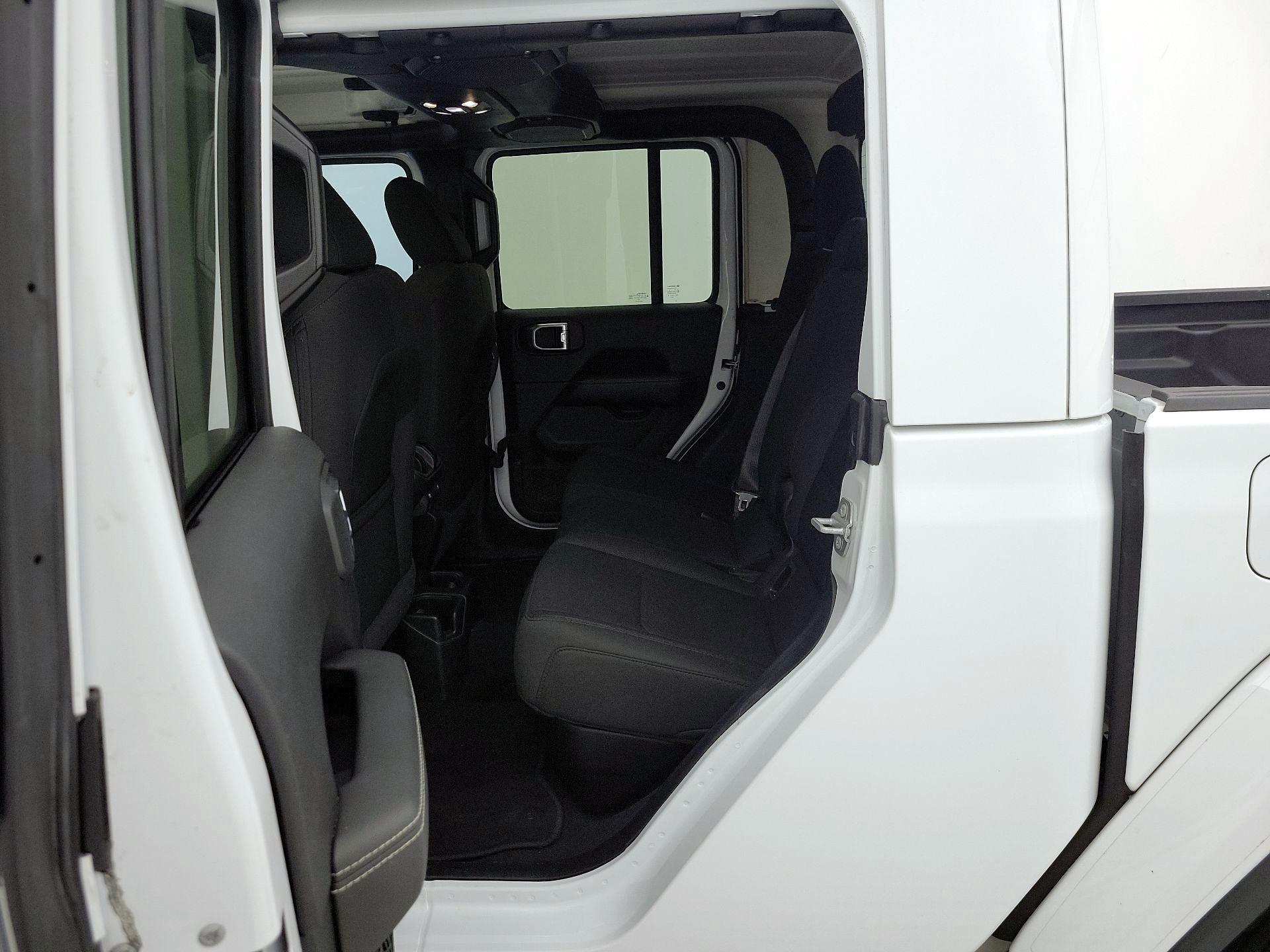 Thumbnail: 2021 Jeep Gladiator - 19