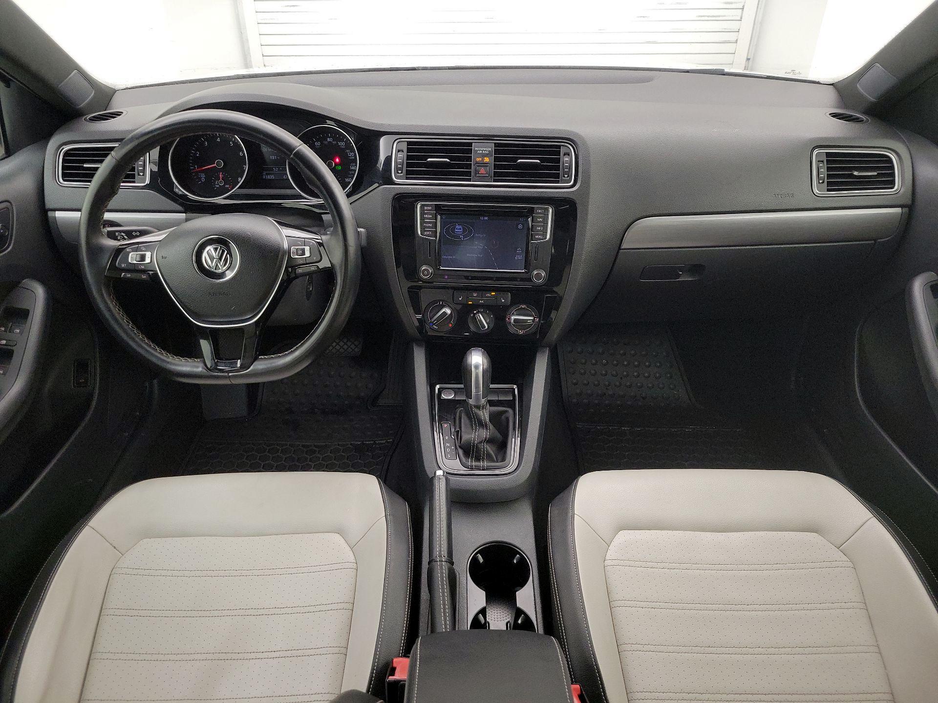 Thumbnail: 2016 Volkswagen Jetta - 9