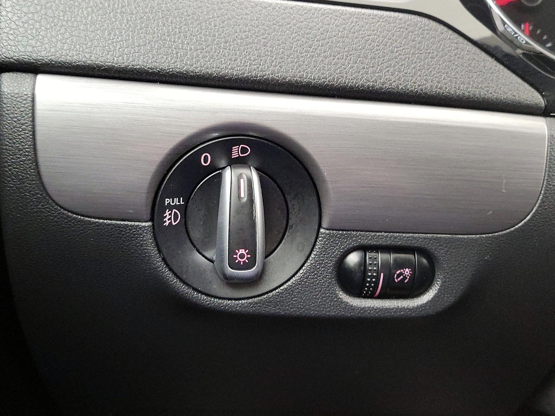 Thumbnail: 2016 Volkswagen Jetta - 13