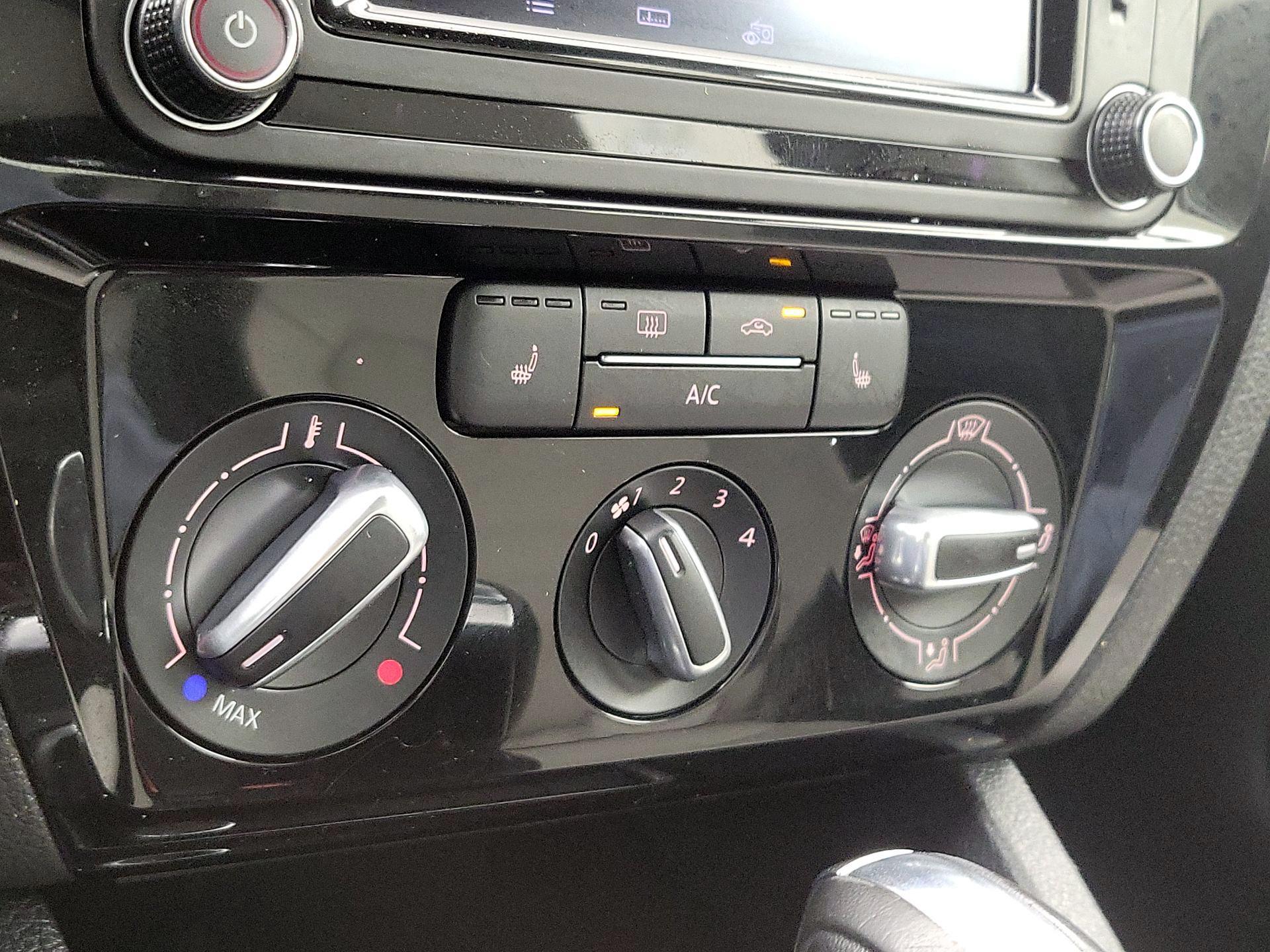 Thumbnail: 2016 Volkswagen Jetta - 17