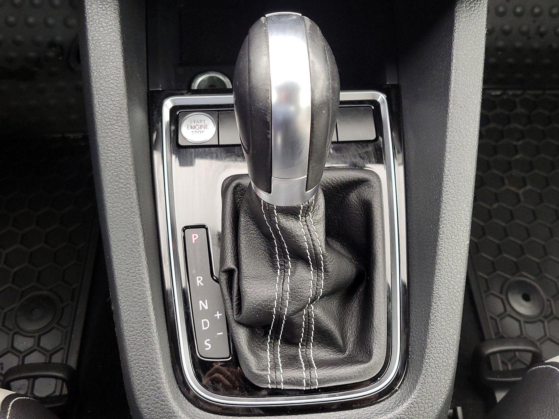 Thumbnail: 2016 Volkswagen Jetta - 18