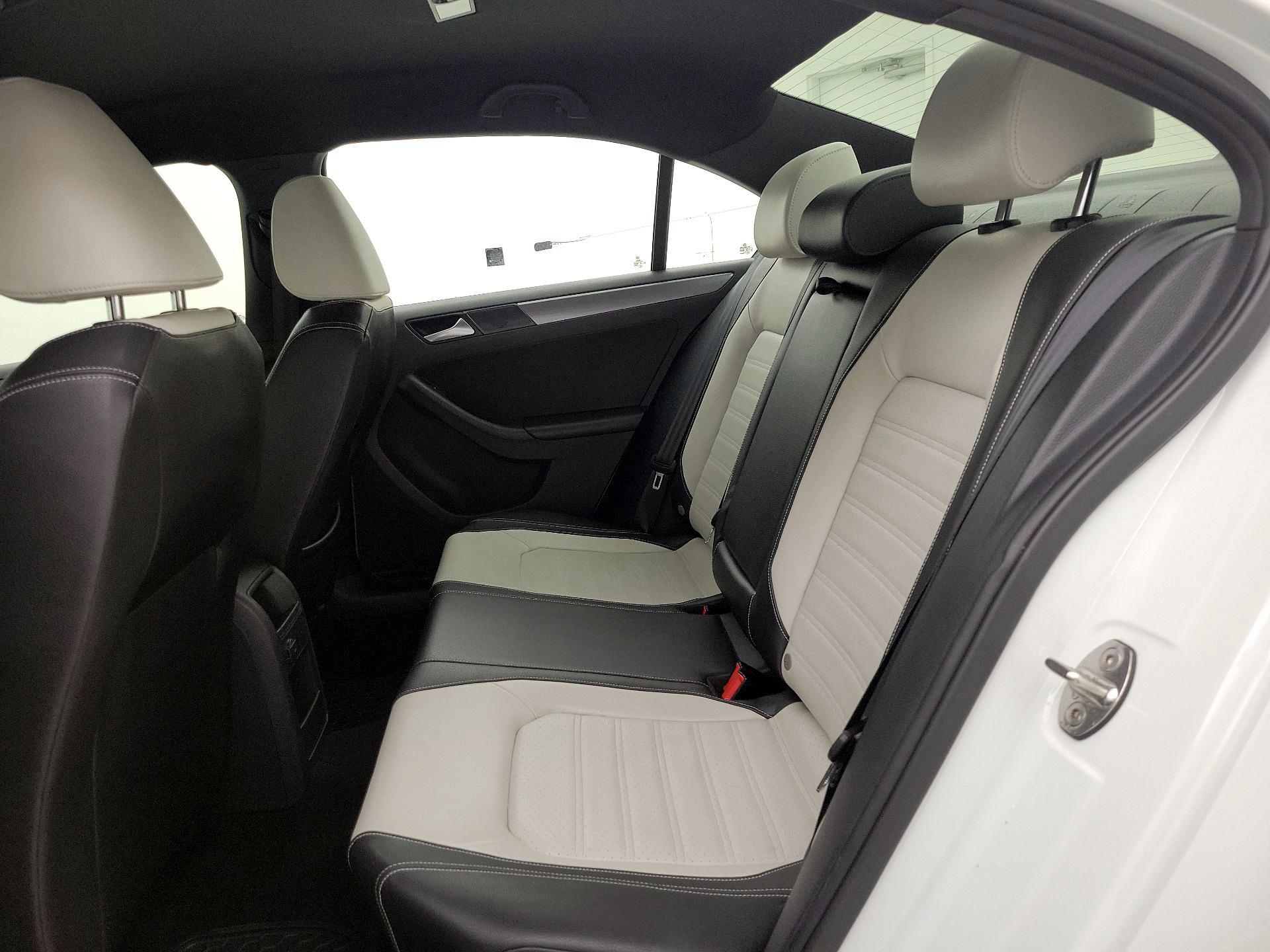 Thumbnail: 2016 Volkswagen Jetta - 20