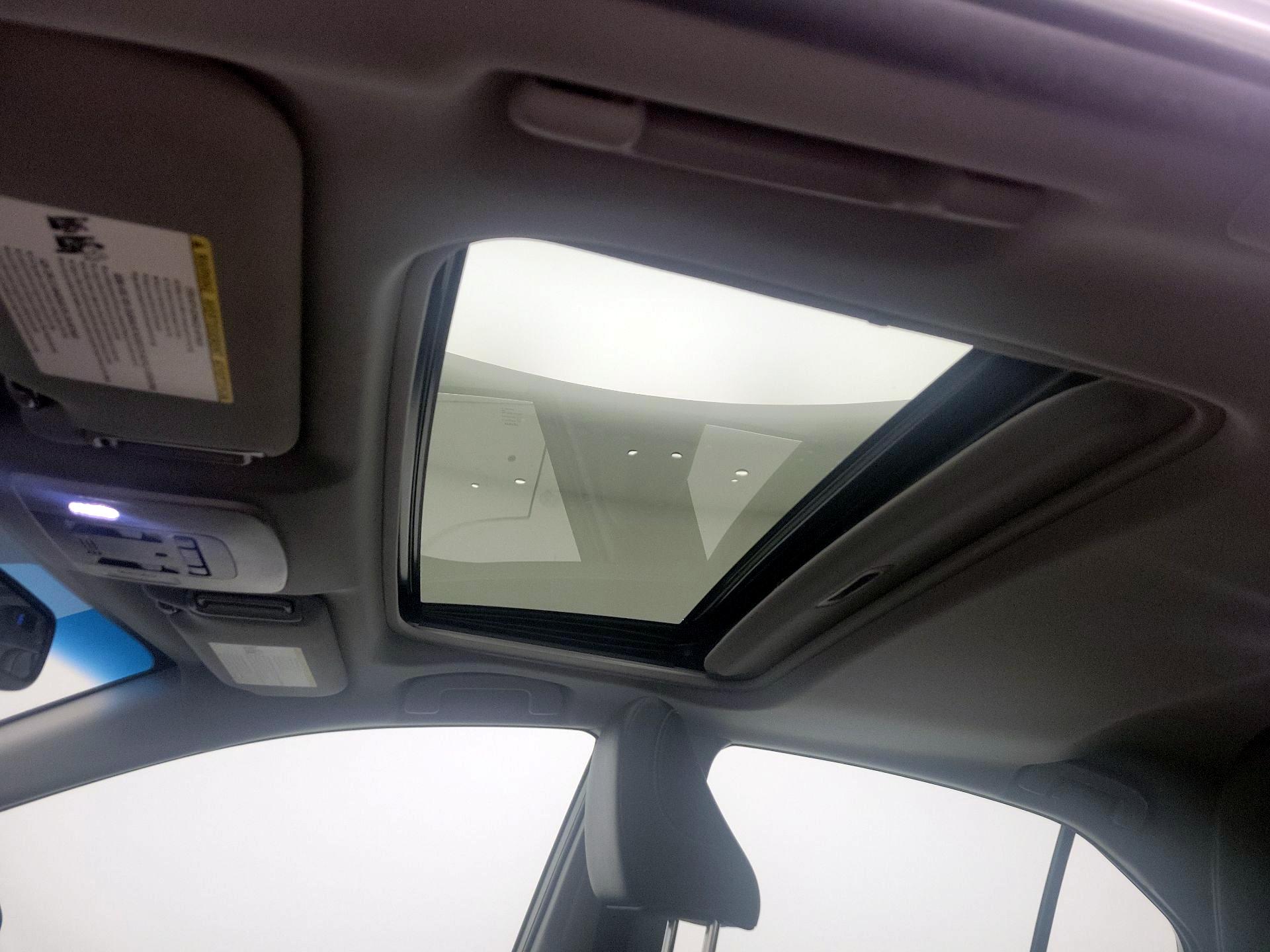 Thumbnail: 2018 Toyota Camry - 19