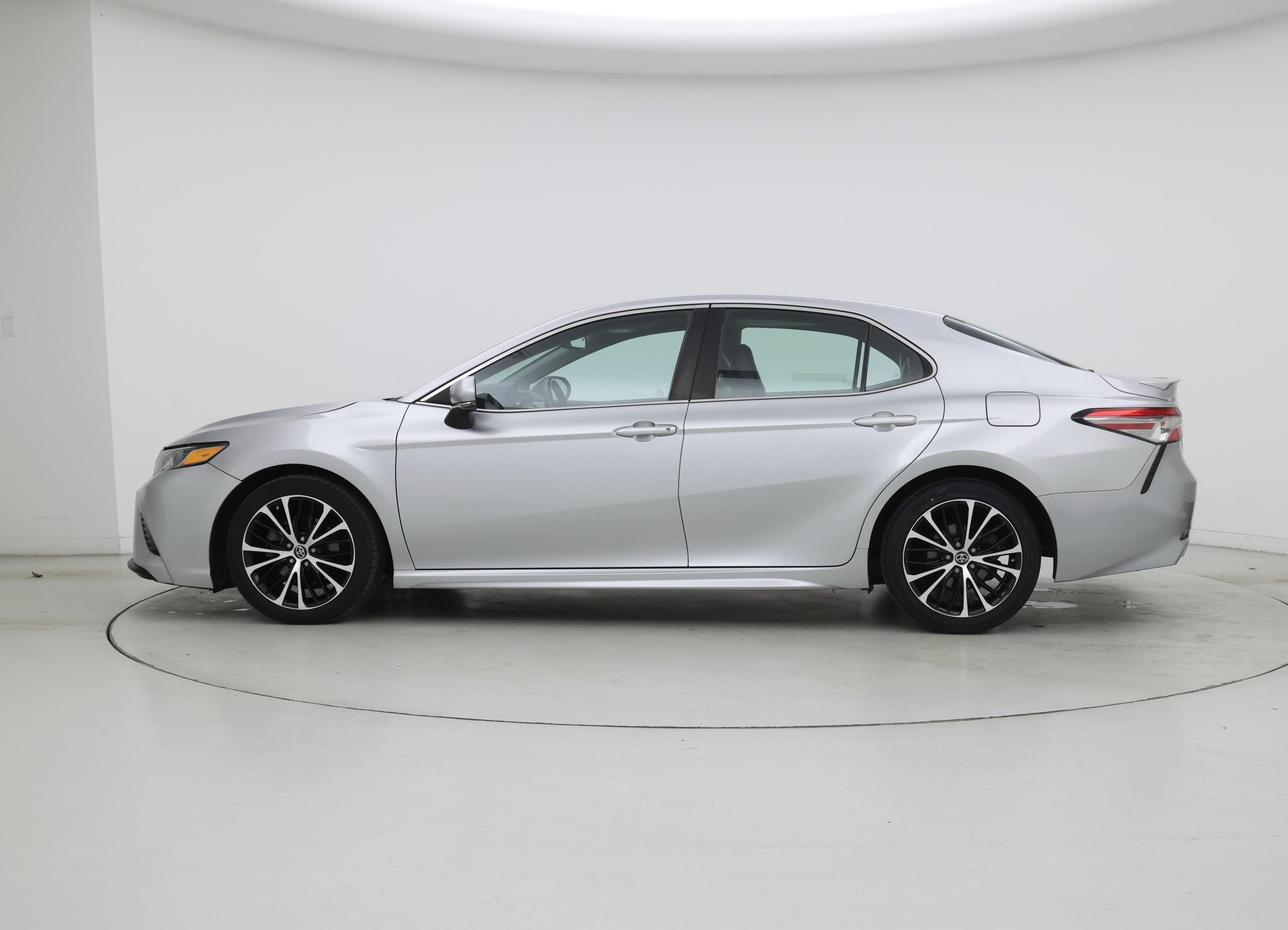 Thumbnail: 2018 Toyota Camry - 3