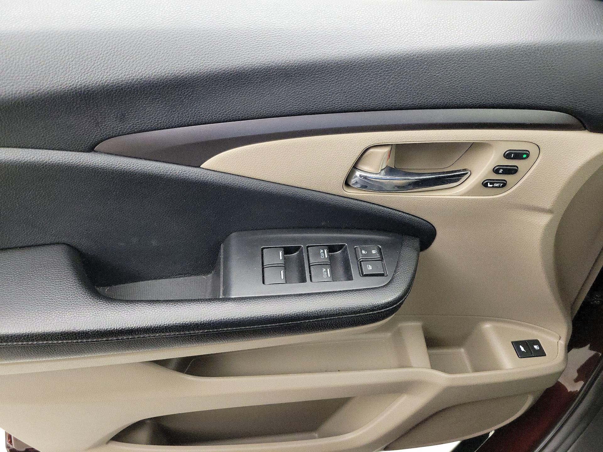 Thumbnail: 2020 Honda Pilot - 12