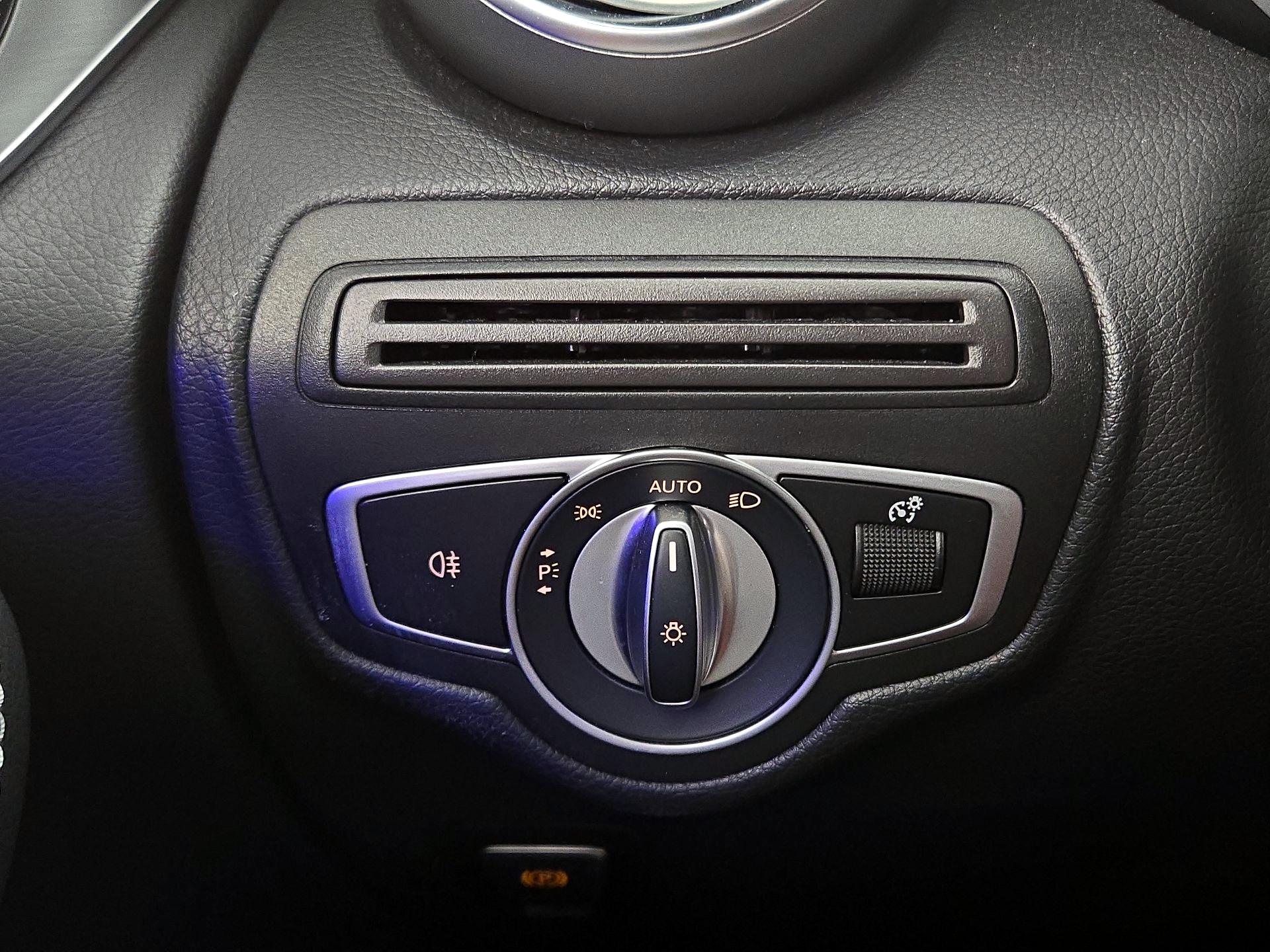 Thumbnail: 2022 Mercedes-Benz GLC - 13