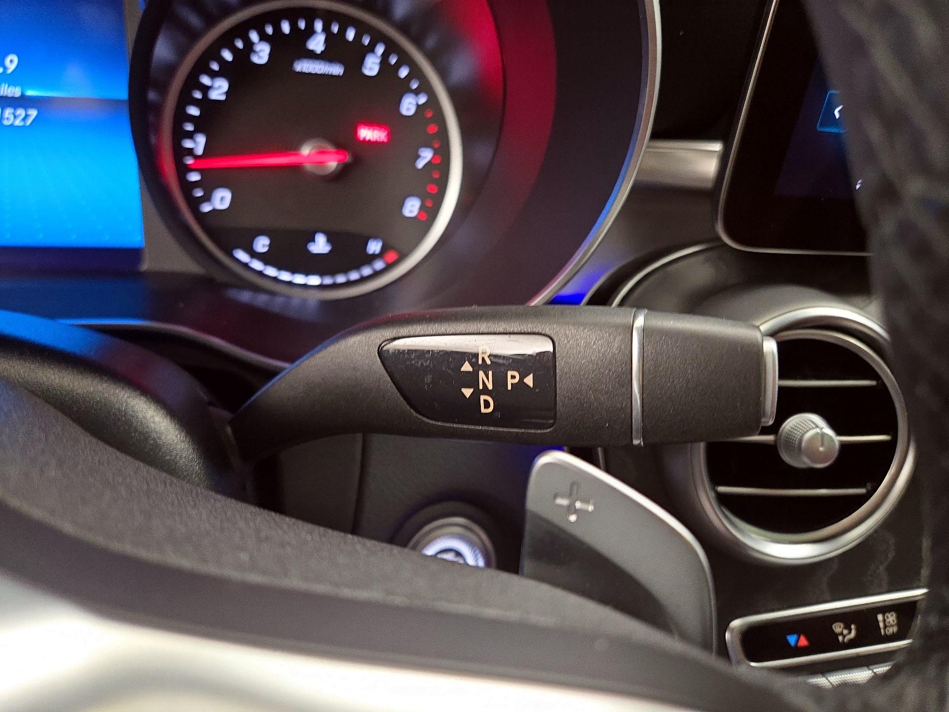 Thumbnail: 2022 Mercedes-Benz GLC - 17