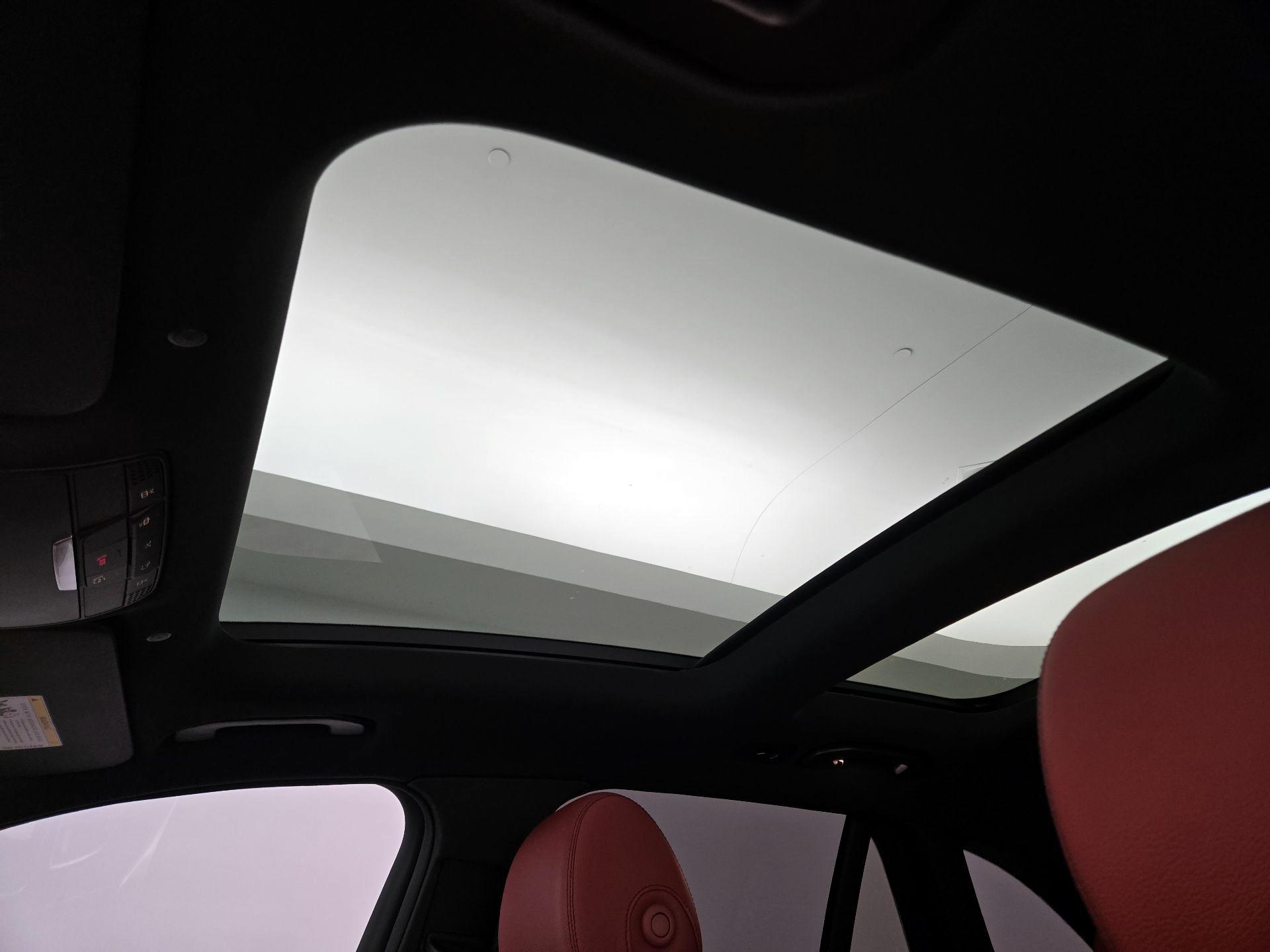 Thumbnail: 2022 Mercedes-Benz GLC - 19