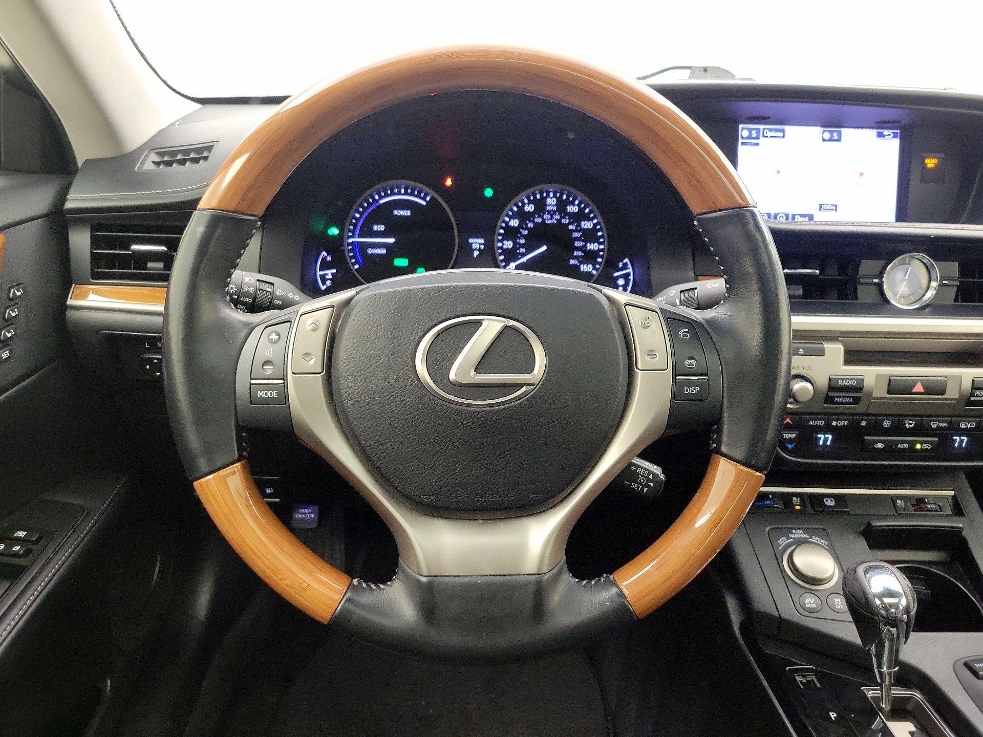 Thumbnail: 2015 Lexus ES - 10