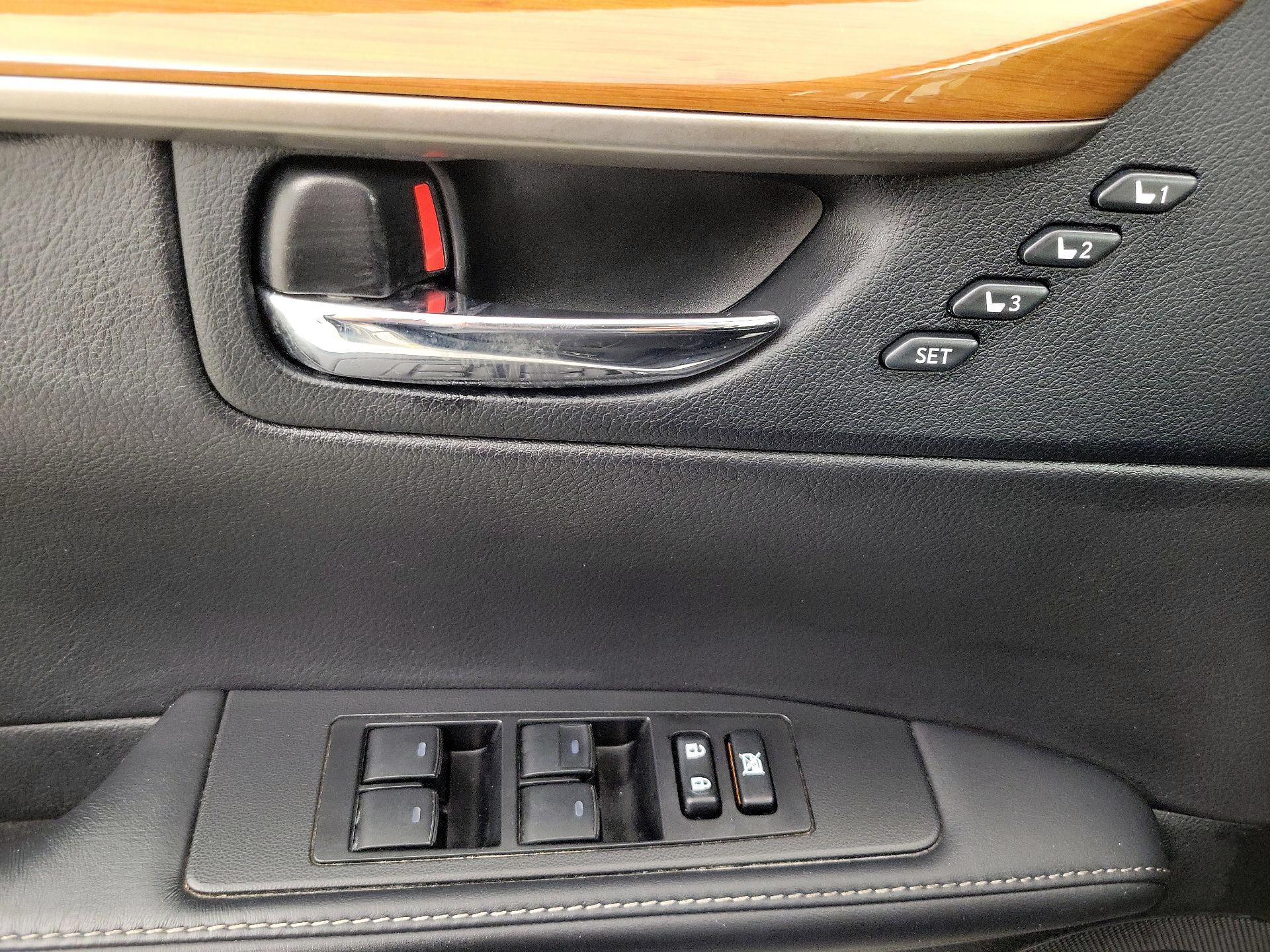 Thumbnail: 2015 Lexus ES - 12