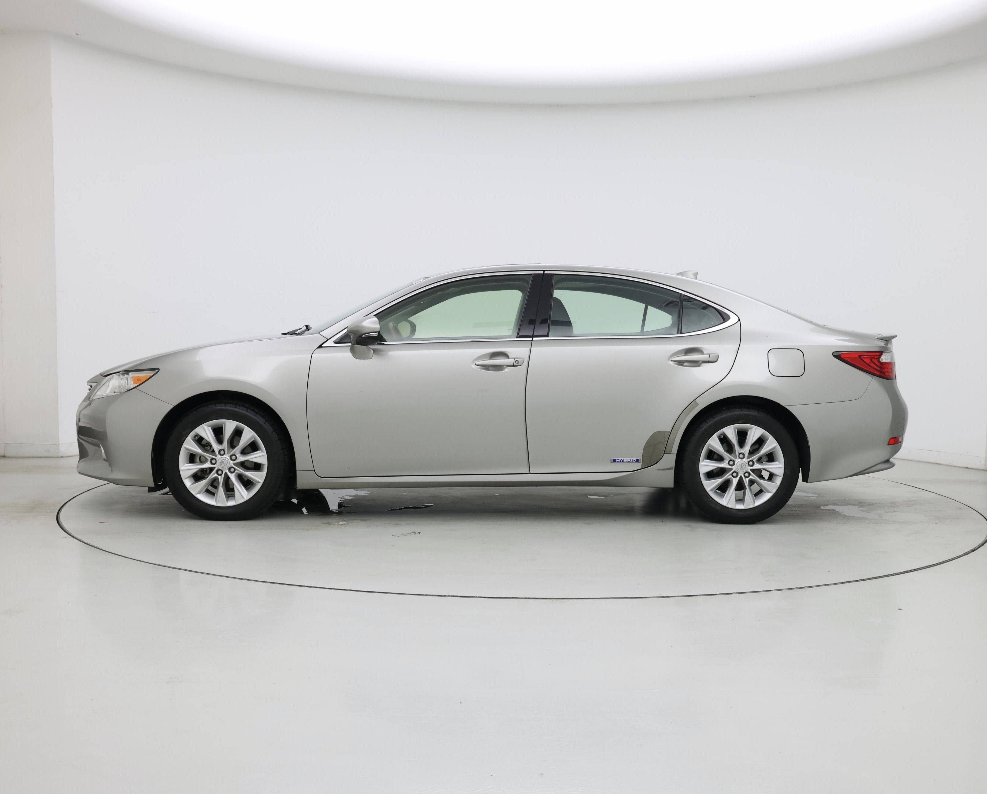 Thumbnail: 2015 Lexus ES - 3