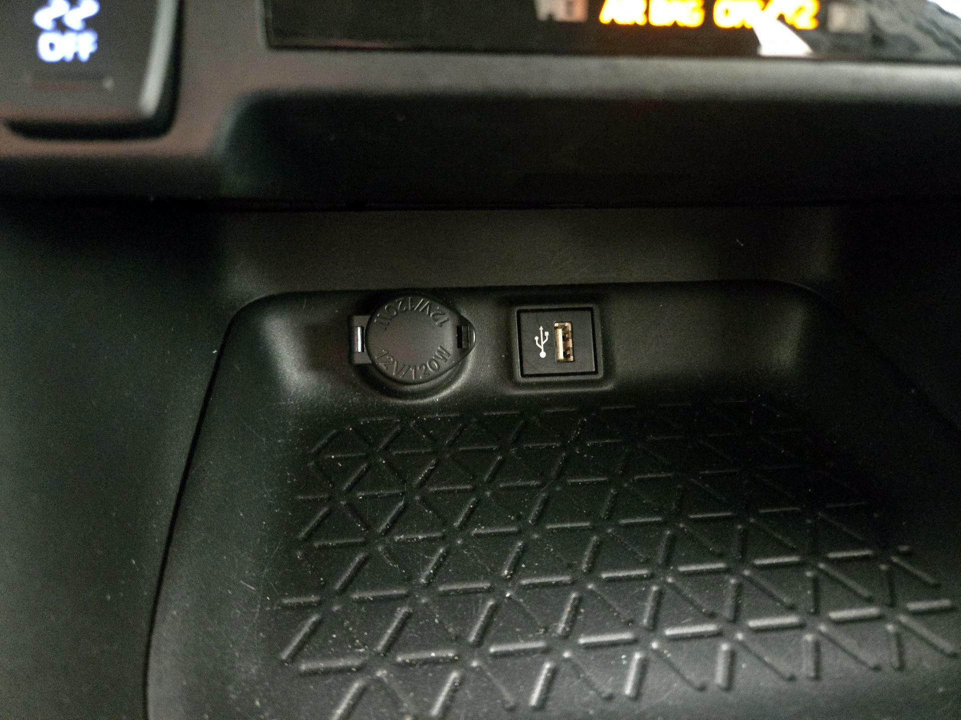 Thumbnail: 2023 Toyota RAV4 - 18