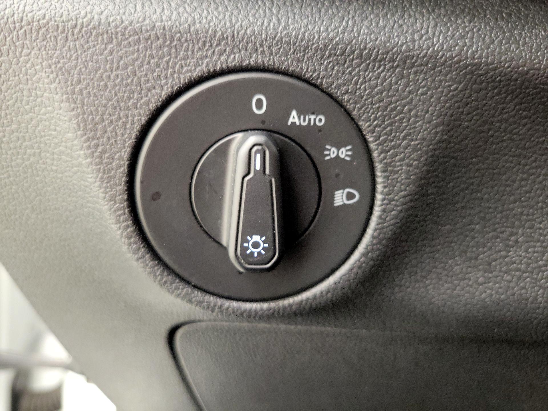 Thumbnail: 2019 Volkswagen Jetta - 13