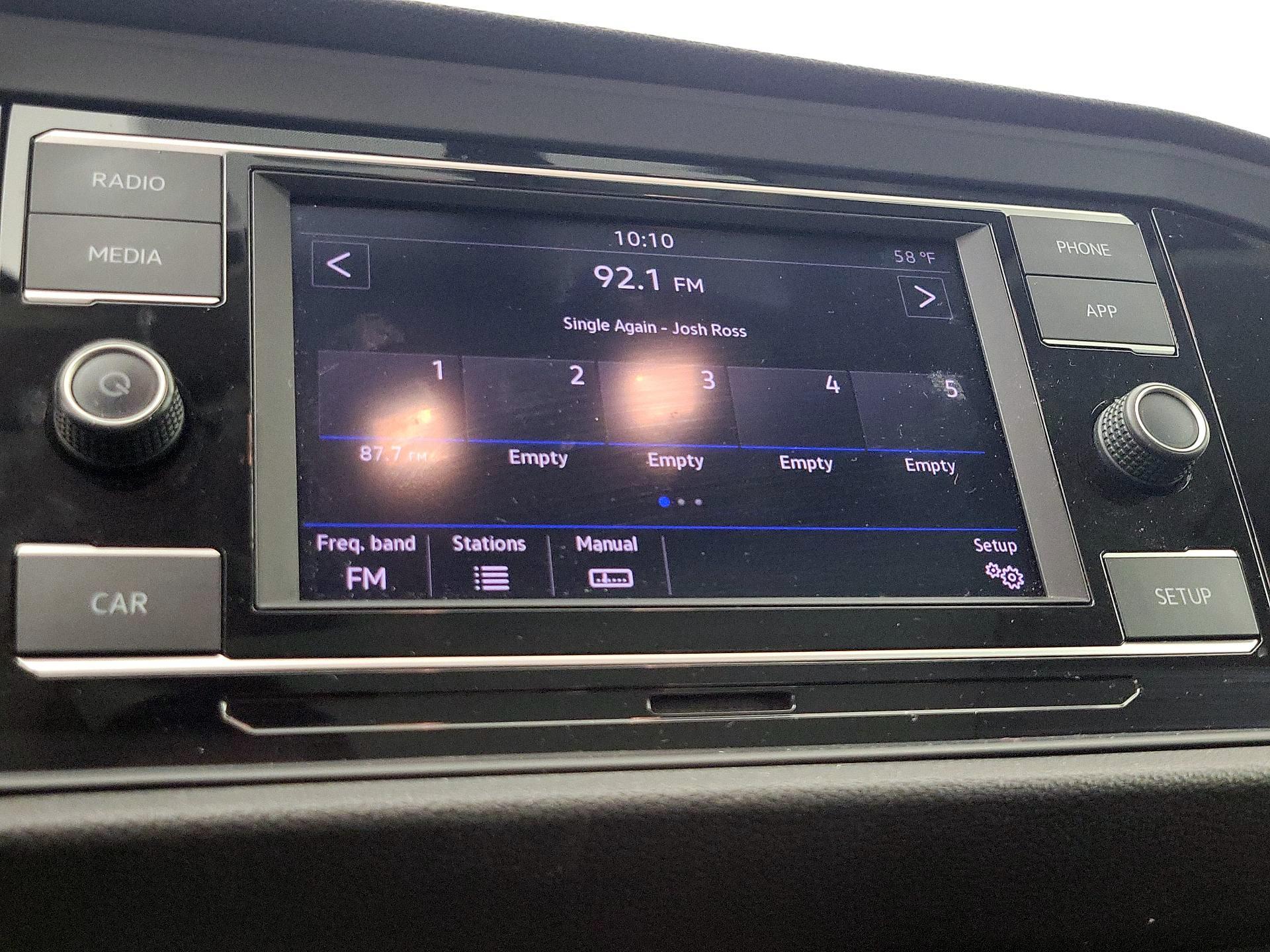 Thumbnail: 2019 Volkswagen Jetta - 15