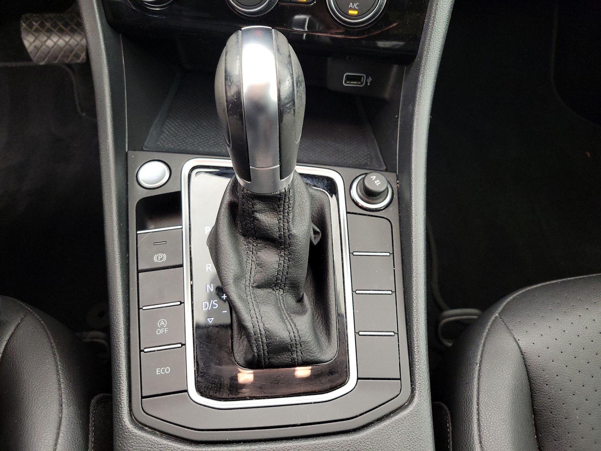 Thumbnail: 2019 Volkswagen Jetta - 17