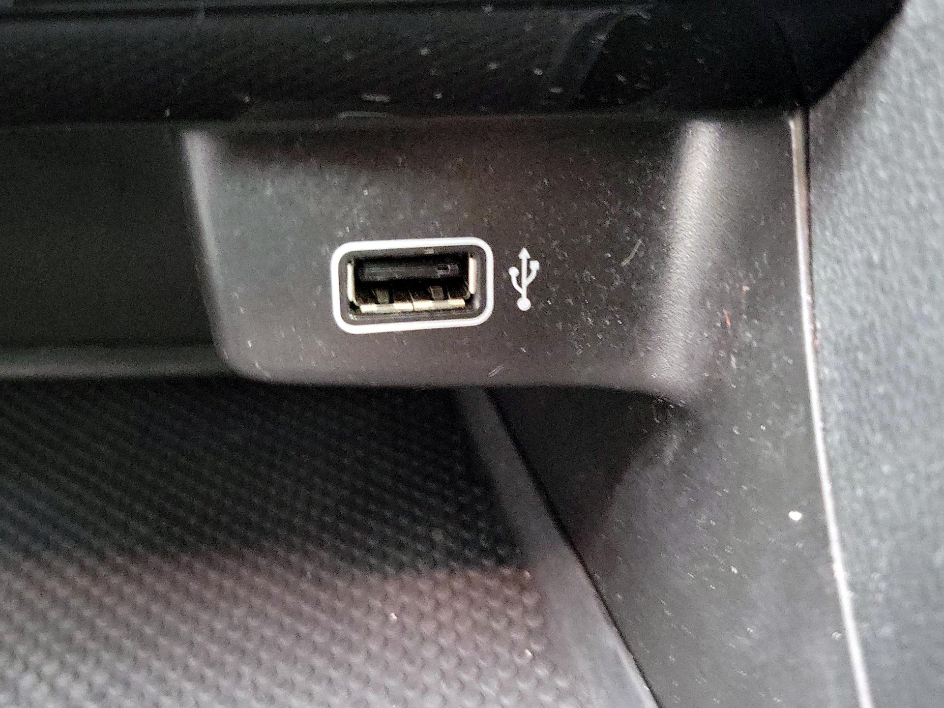 Thumbnail: 2019 Volkswagen Jetta - 18