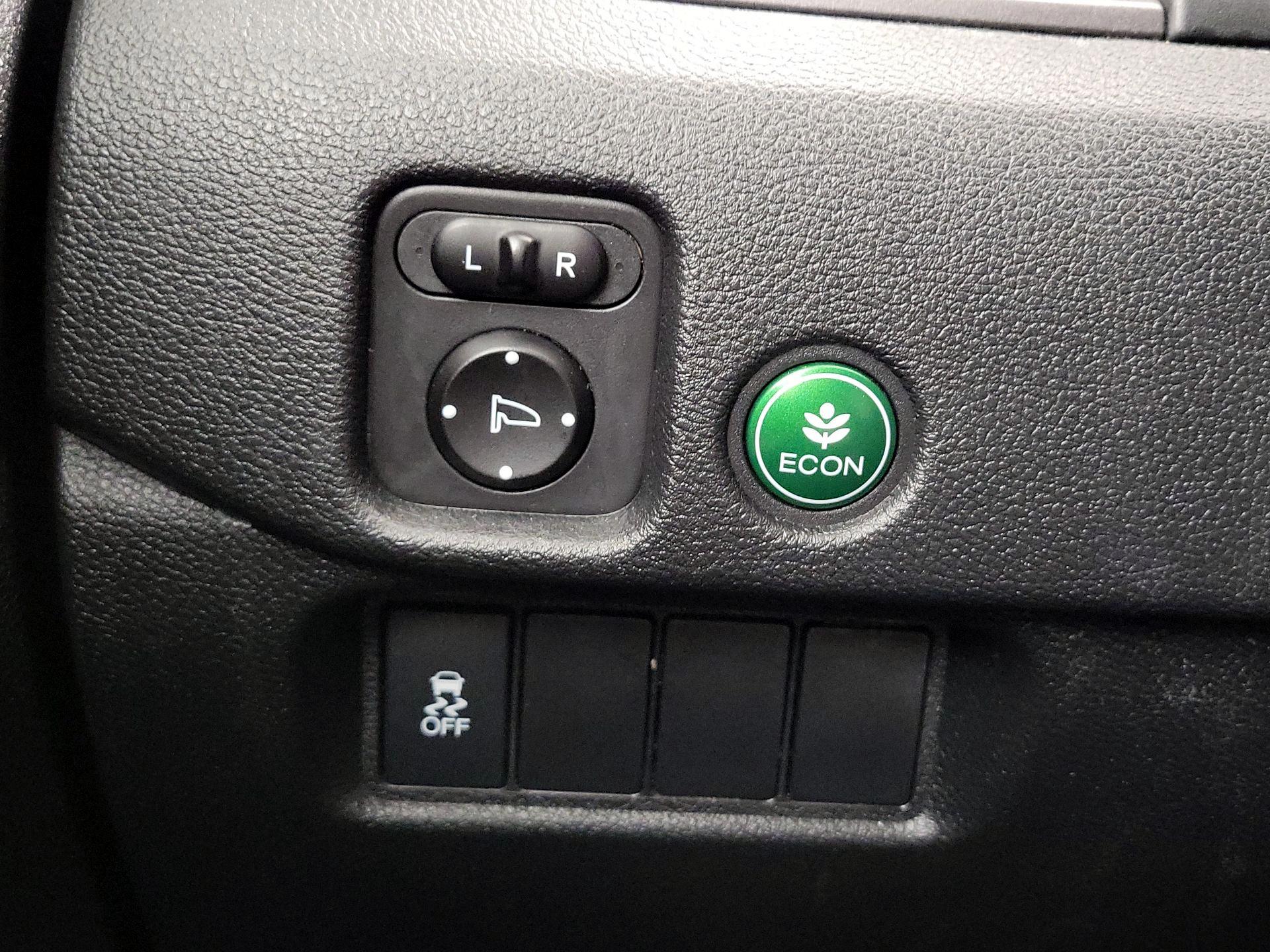 Thumbnail: 2018 Honda Pilot - 13