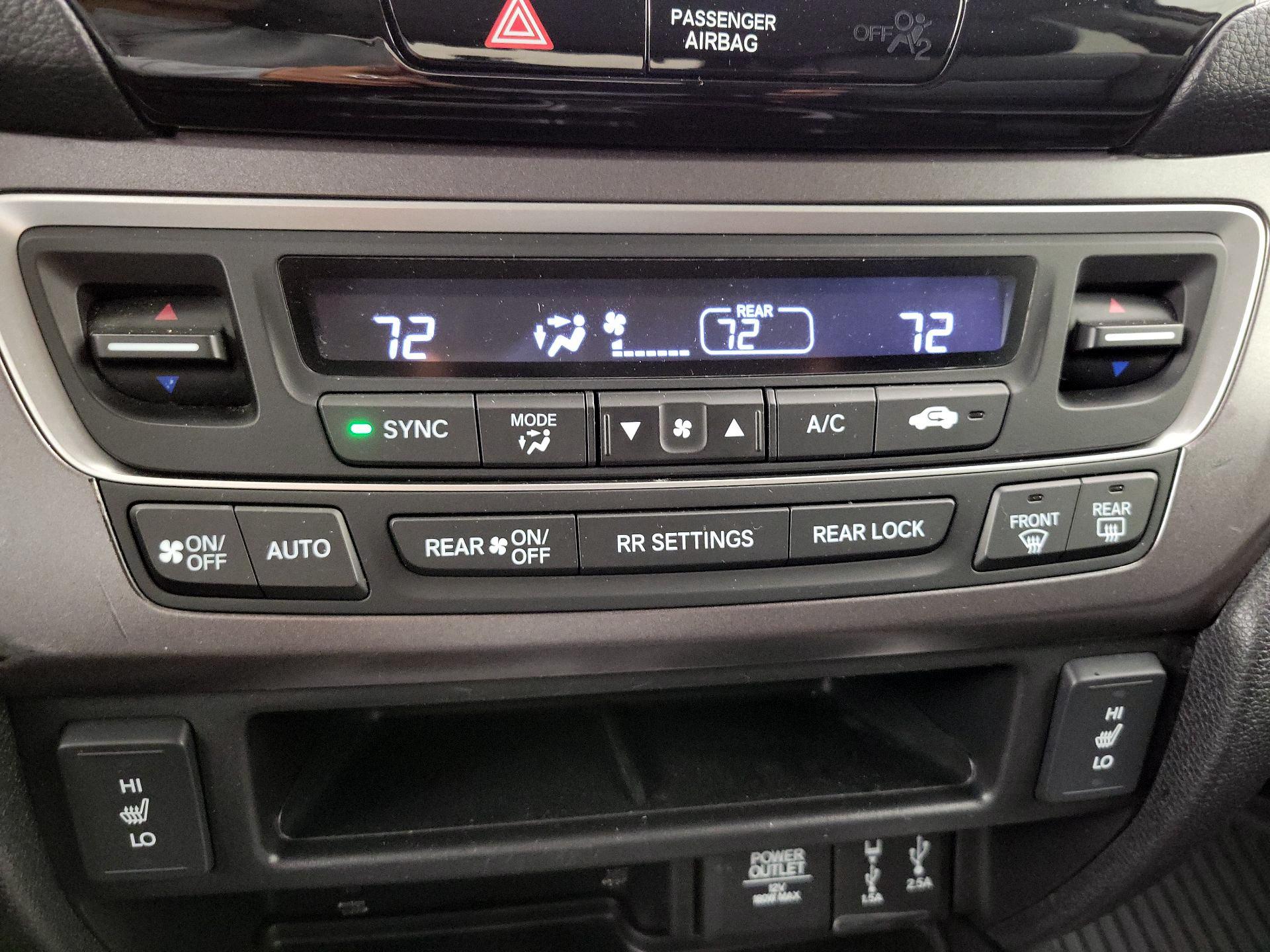 Thumbnail: 2018 Honda Pilot - 16