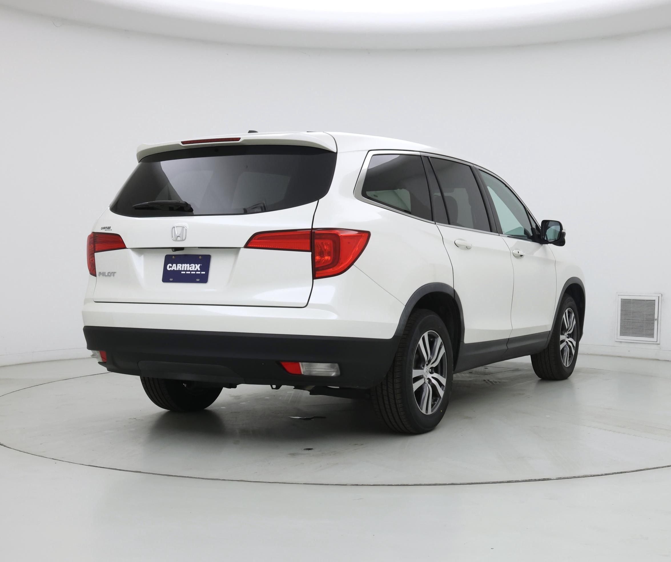 Thumbnail: 2018 Honda Pilot - 8