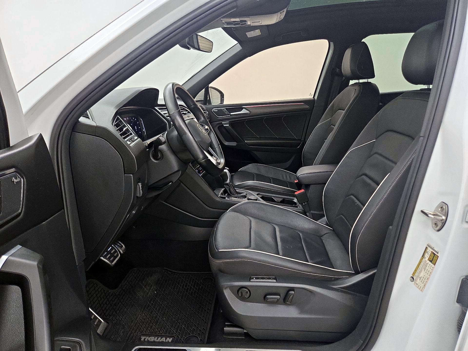 Thumbnail: 2022 Volkswagen Tiguan - 11