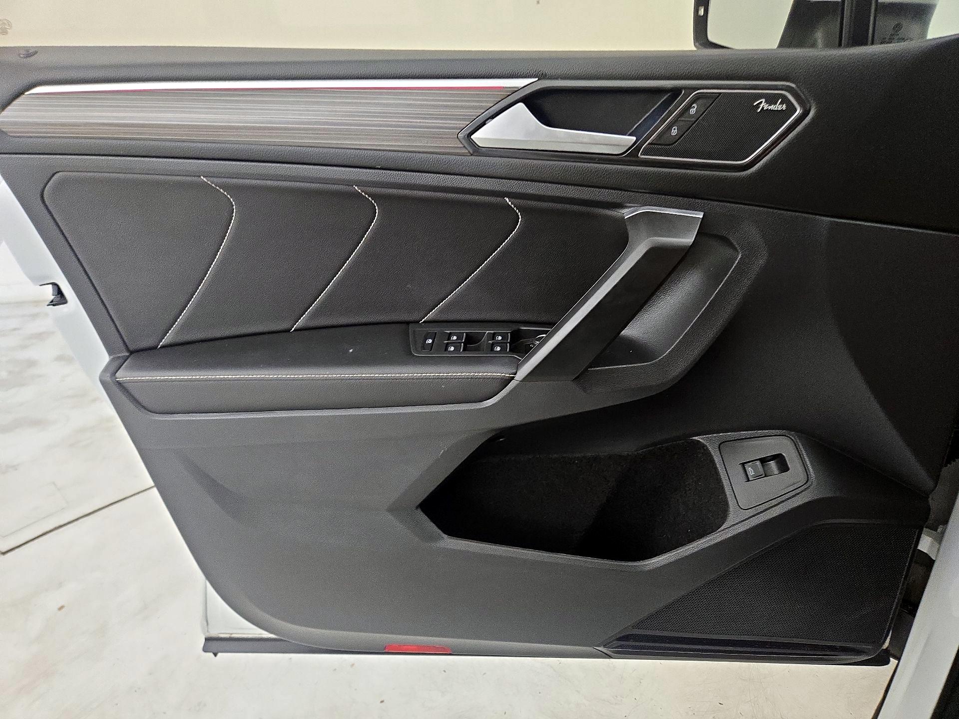 Thumbnail: 2022 Volkswagen Tiguan - 12