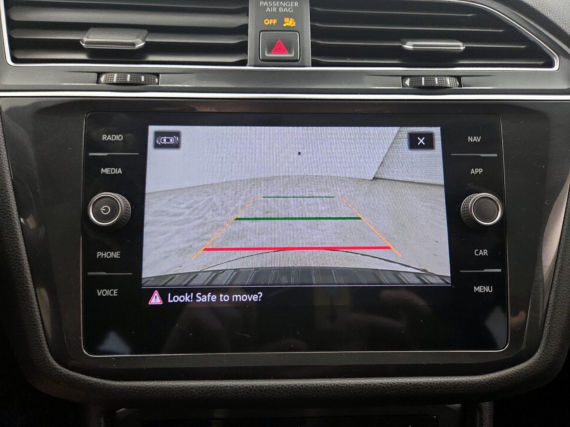 Thumbnail: 2022 Volkswagen Tiguan - 15