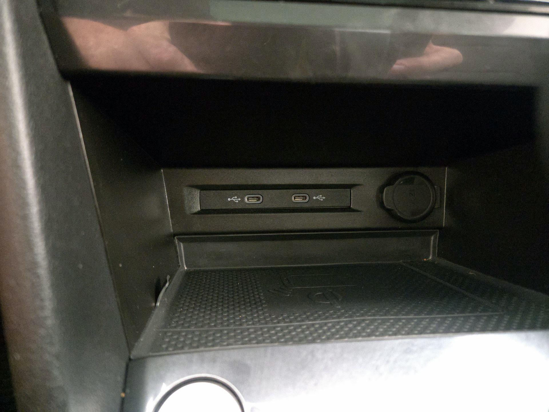 Thumbnail: 2022 Volkswagen Tiguan - 19