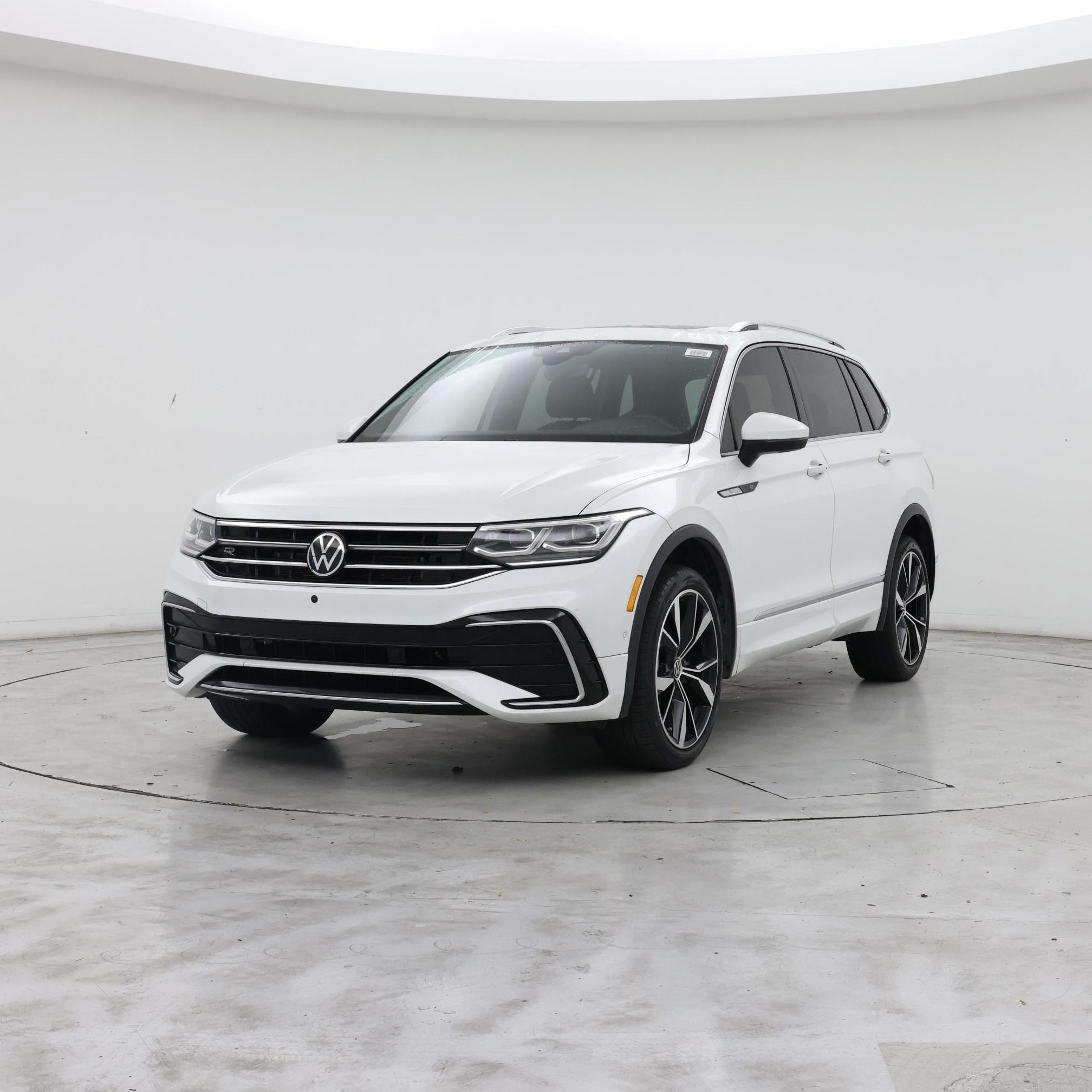 Thumbnail: 2022 Volkswagen Tiguan - 4