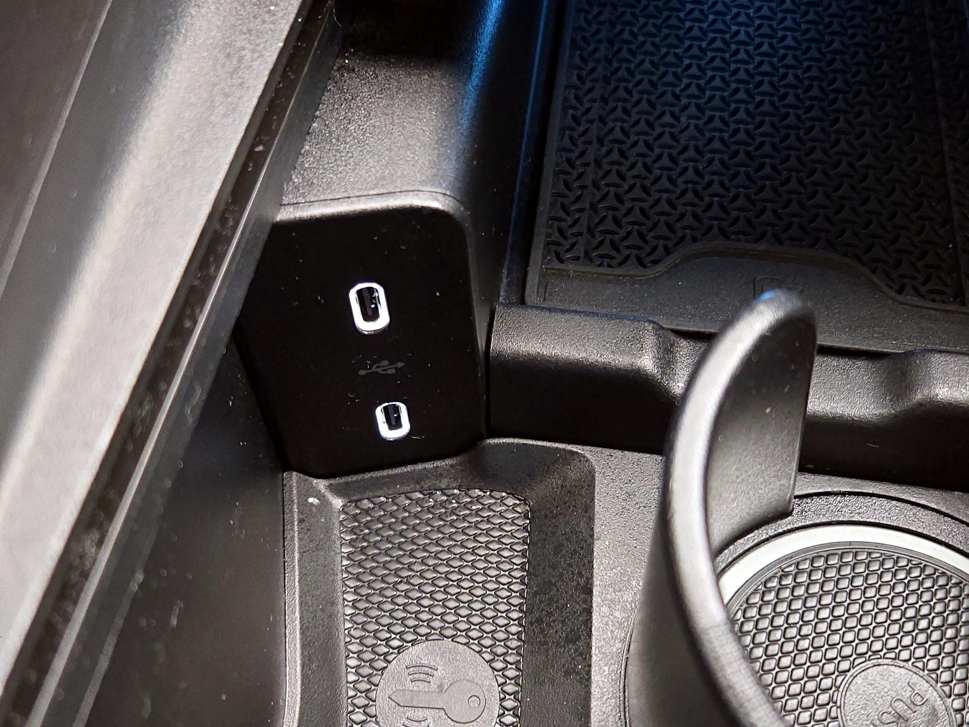 Thumbnail: 2025 Mercedes-Benz E-Class - 19