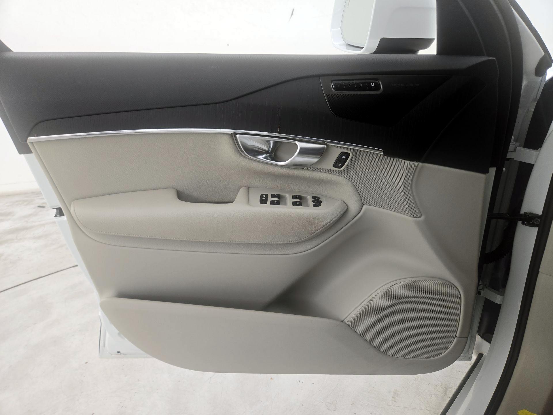 Thumbnail: 2020 Volvo XC90 - 12